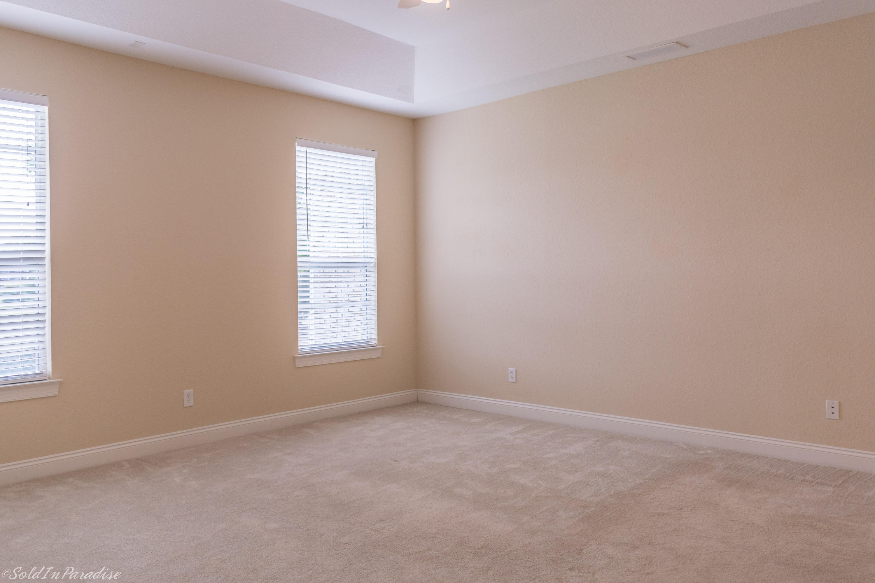 DIAMOND LAKES - Residential Lease