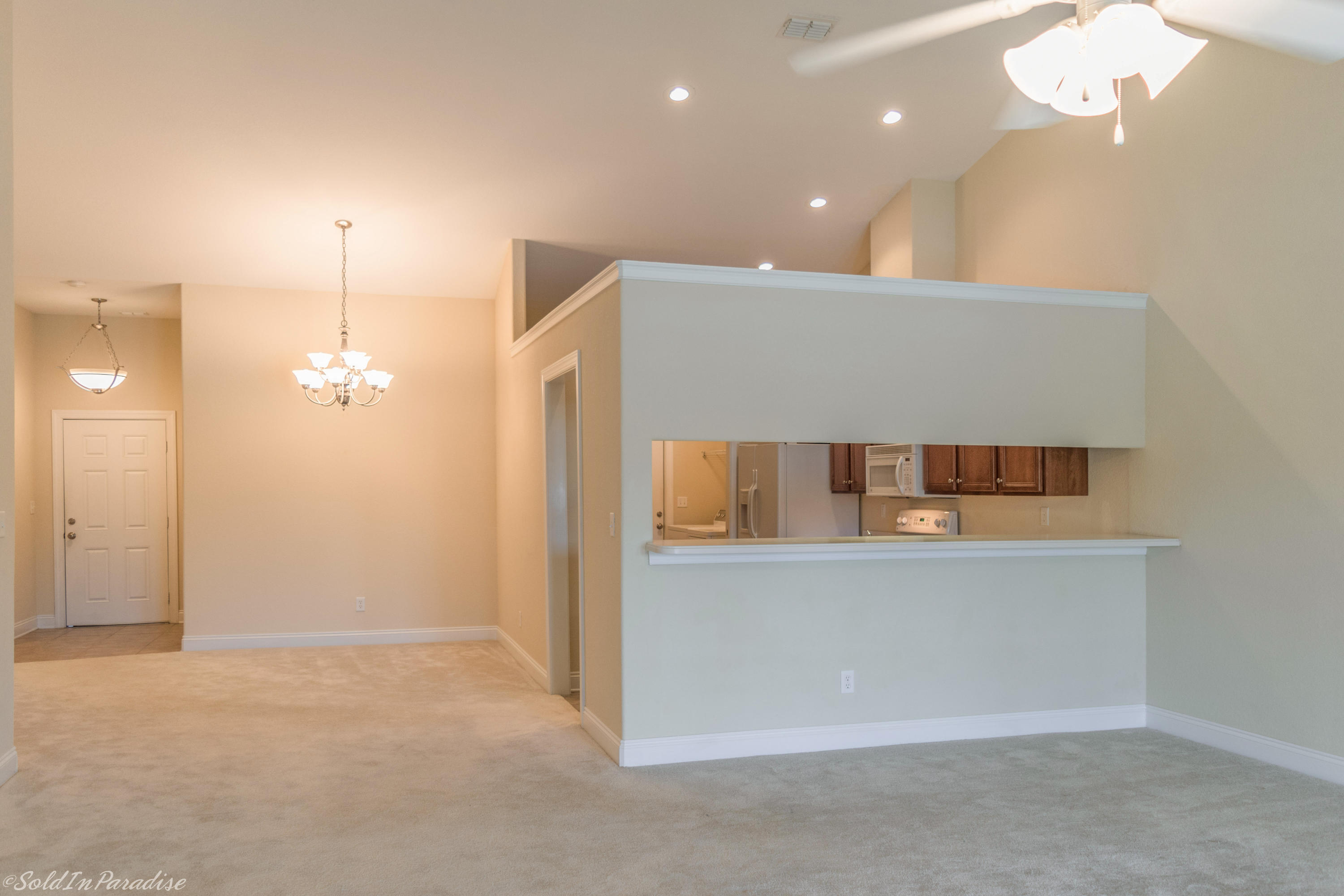 DIAMOND LAKES - Residential Lease