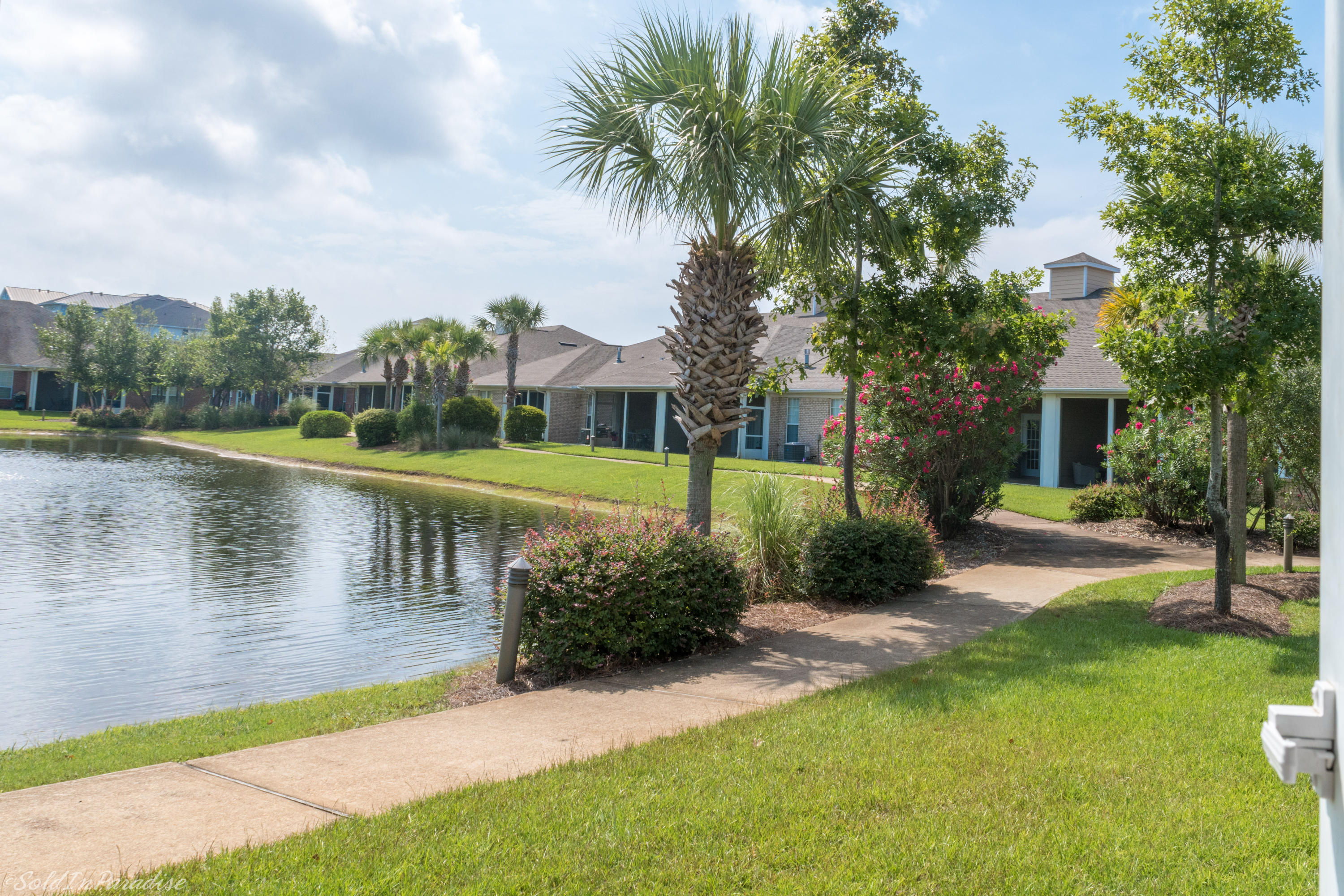 DIAMOND LAKES - Residential Lease