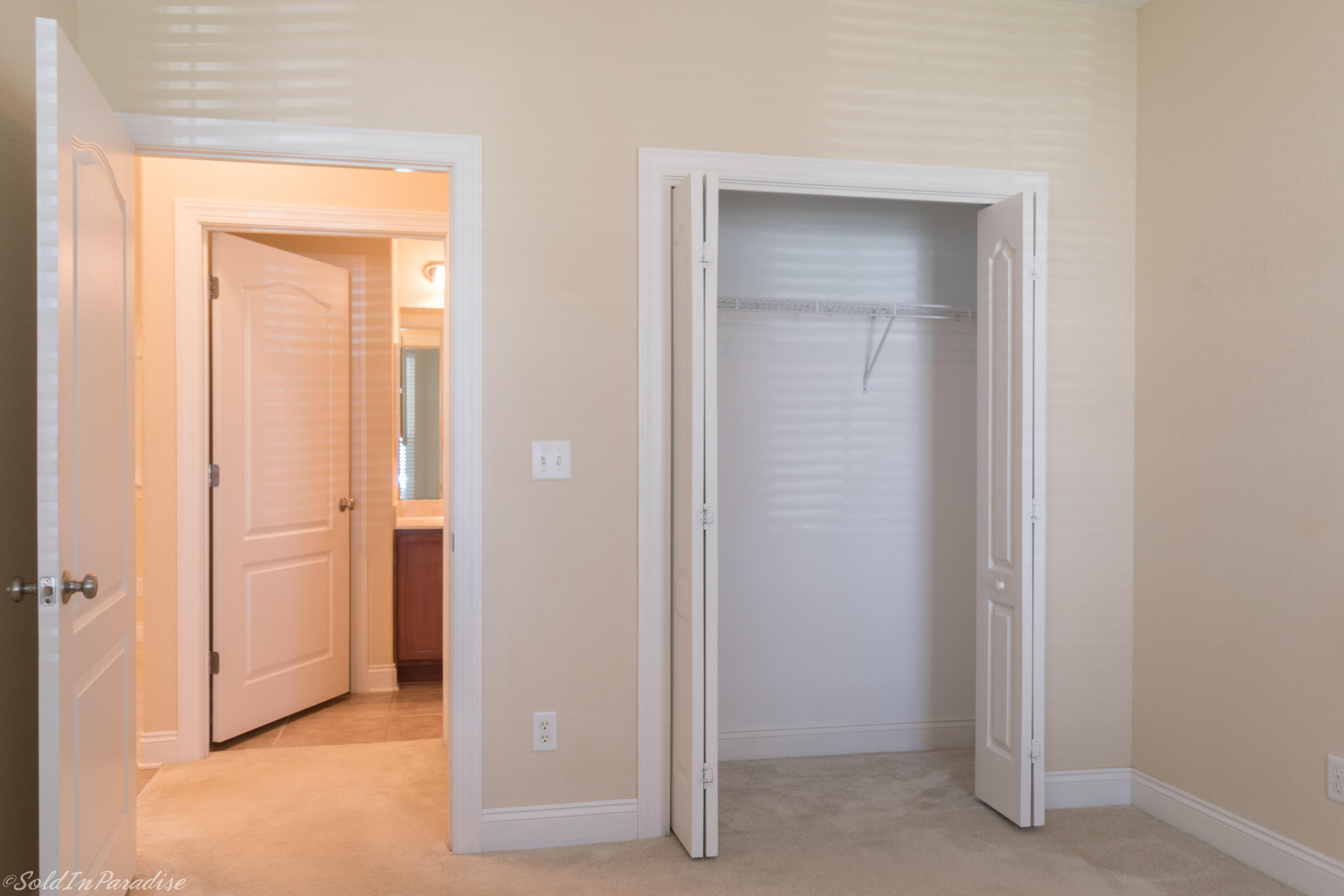 DIAMOND LAKES - Residential Lease