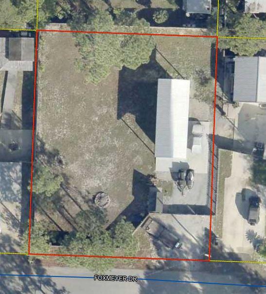 Discover the perfect canvas for your dream home on this vacant lot situated on Foxmeyer Drive, just off West Hewett Rd in Santa Rosa Beach. Located in a desirable neighborhood free from HOA restrictions, this lot offers endless possibilities for custom home building. Enjoy the tranquility of a serene setting with the convenience of nearby amenities, stunning beaches, and vibrant local attractions. Don't miss this exceptional opportunity to create your ideal living space in a sought-after location. Act now and start building your future today!