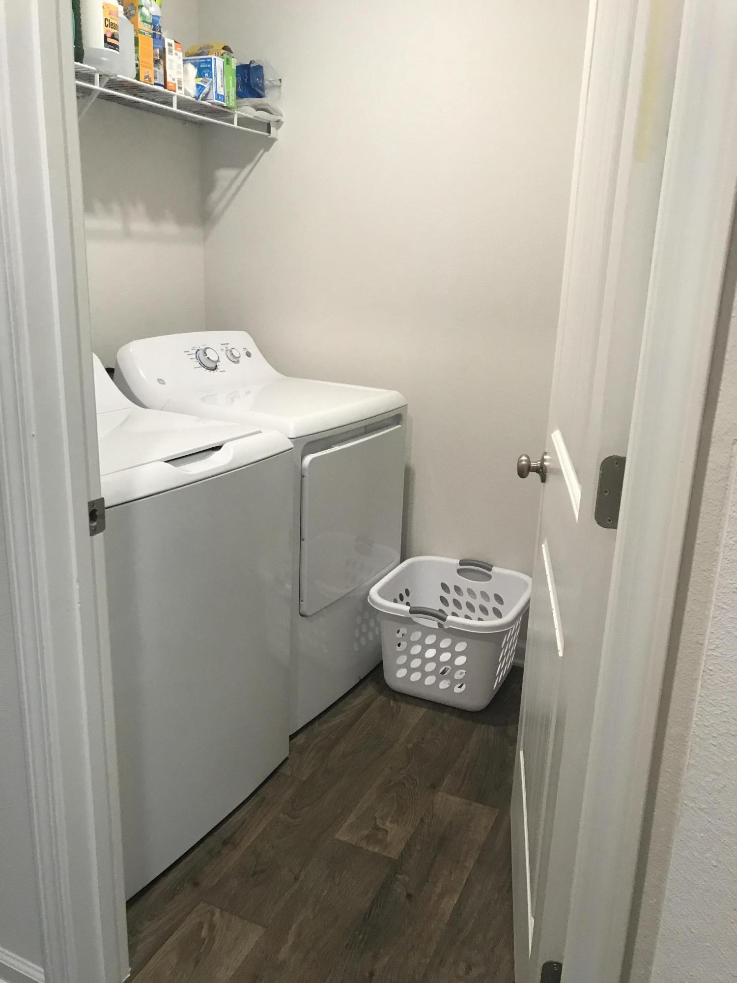 MONTICELLO ESTATES - Residential Lease