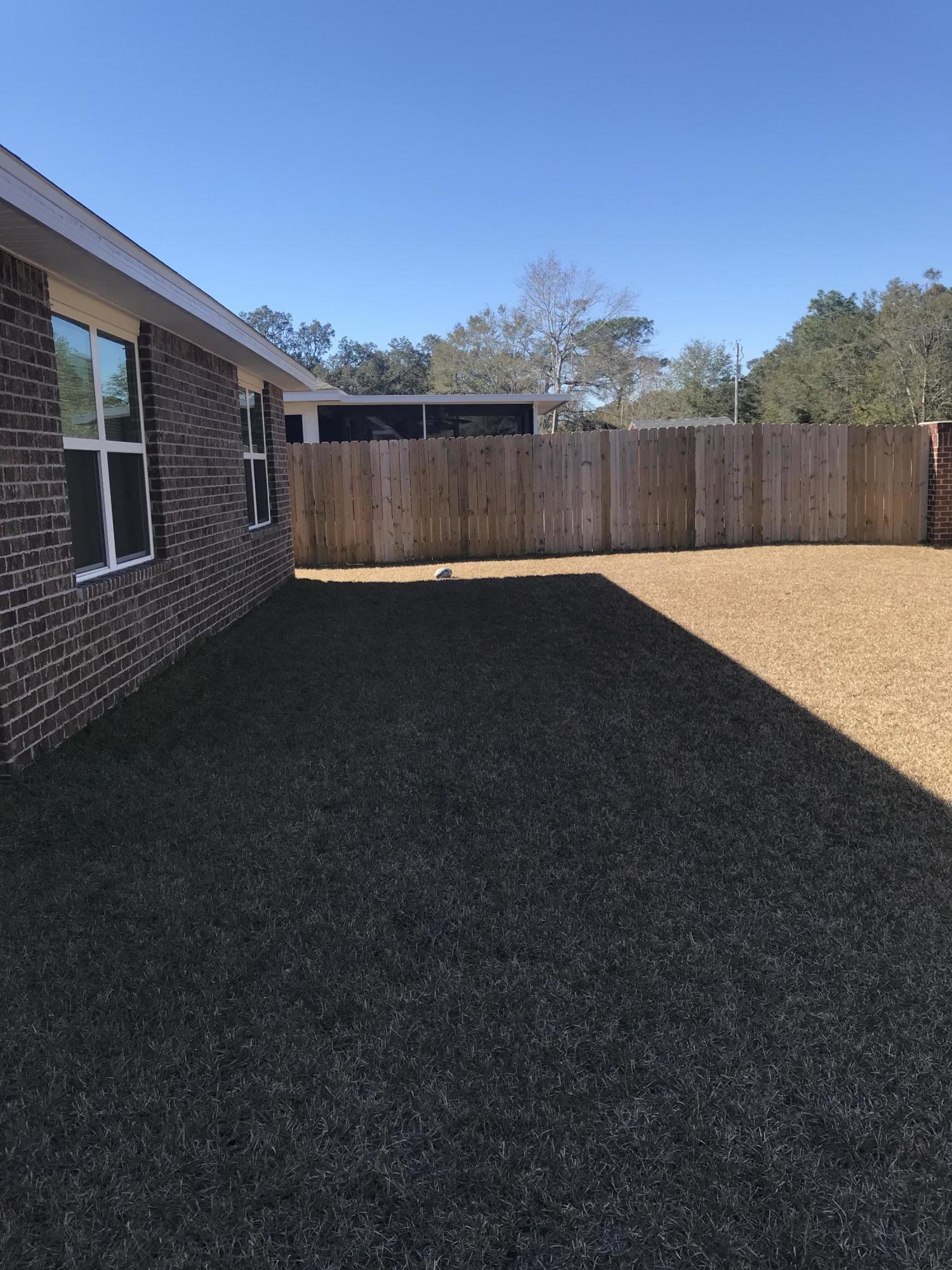 MONTICELLO ESTATES - Residential Lease