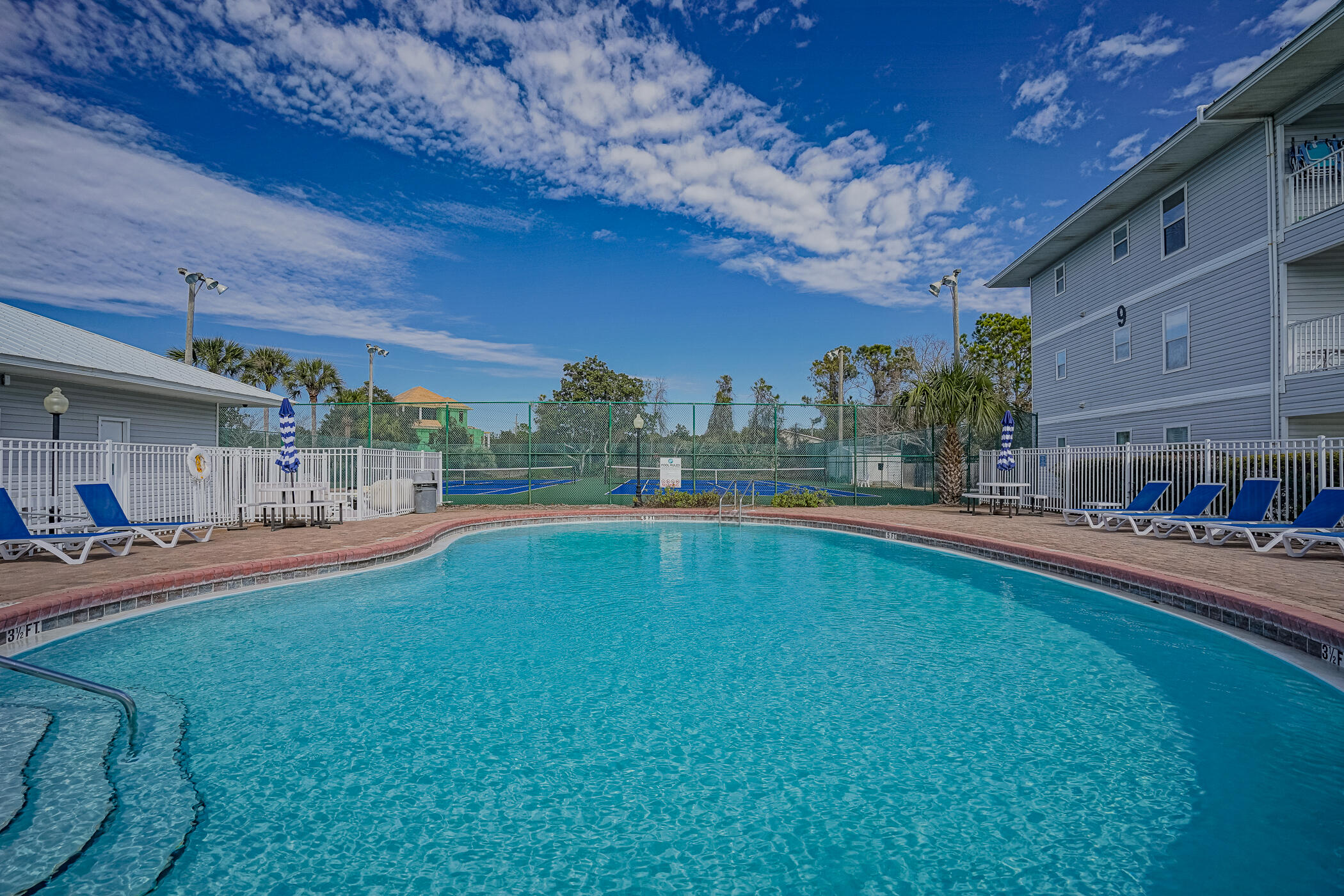 BEACHSIDE VILLAS CONDO - Residential