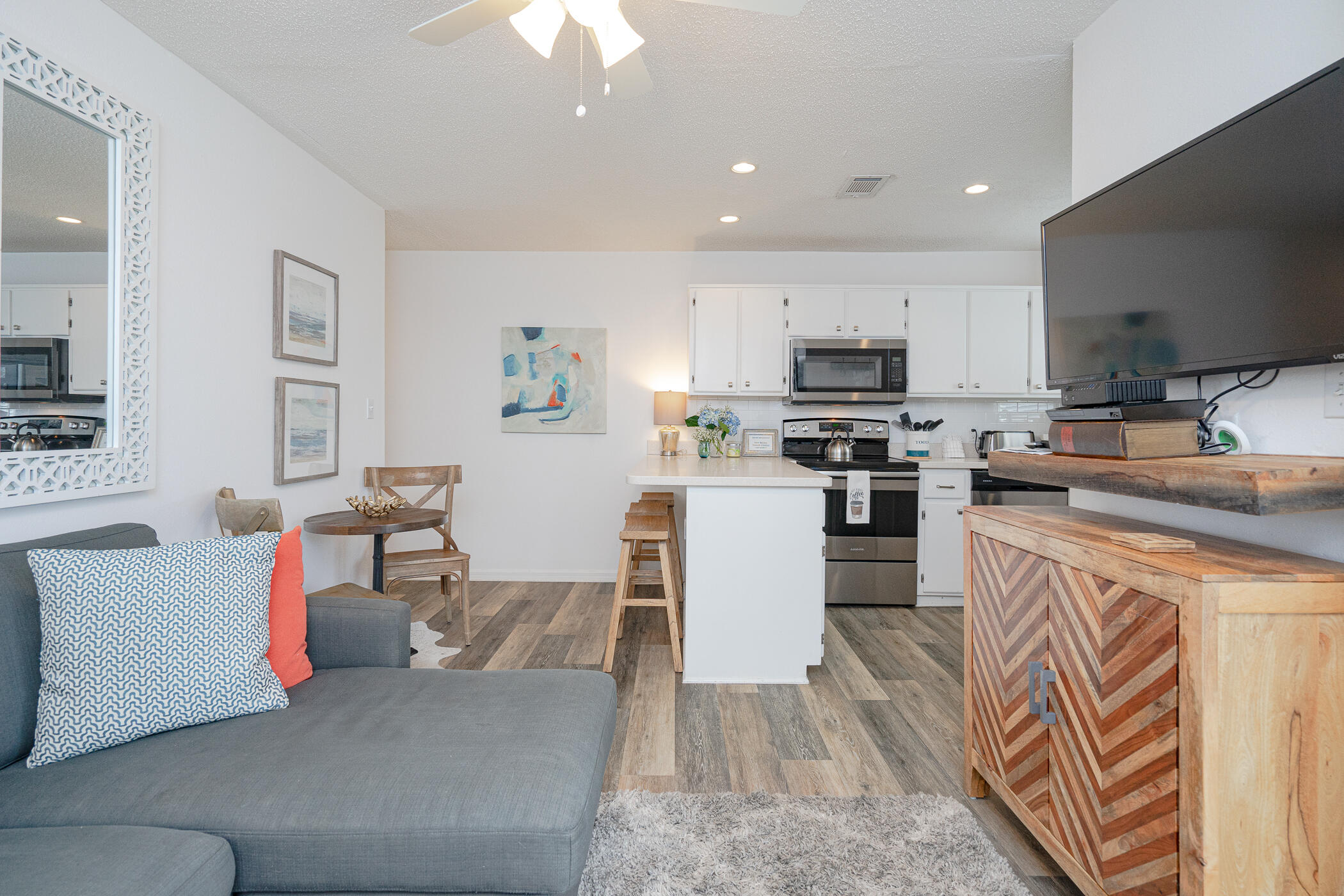 BEACHSIDE VILLAS CONDO - Residential