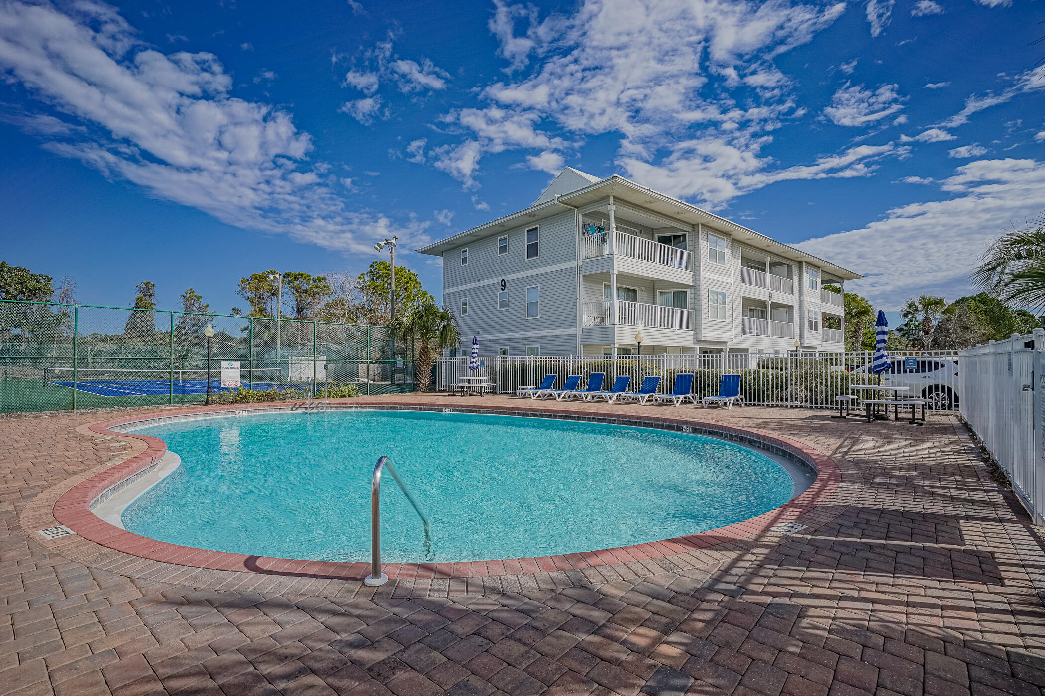 BEACHSIDE VILLAS CONDO - Residential