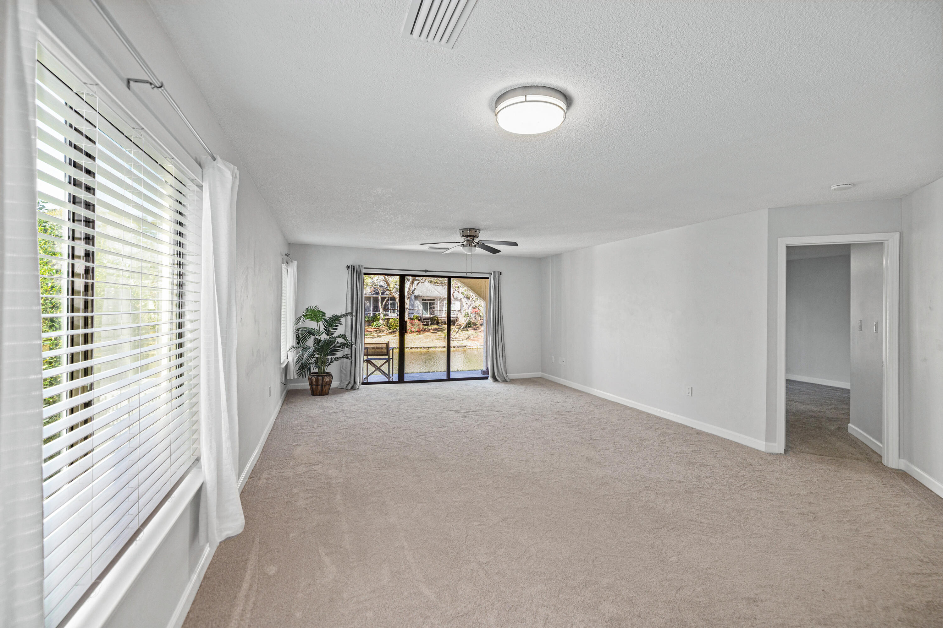 LAKESIDE CONDO AT BLUEWATER BAY - Residential