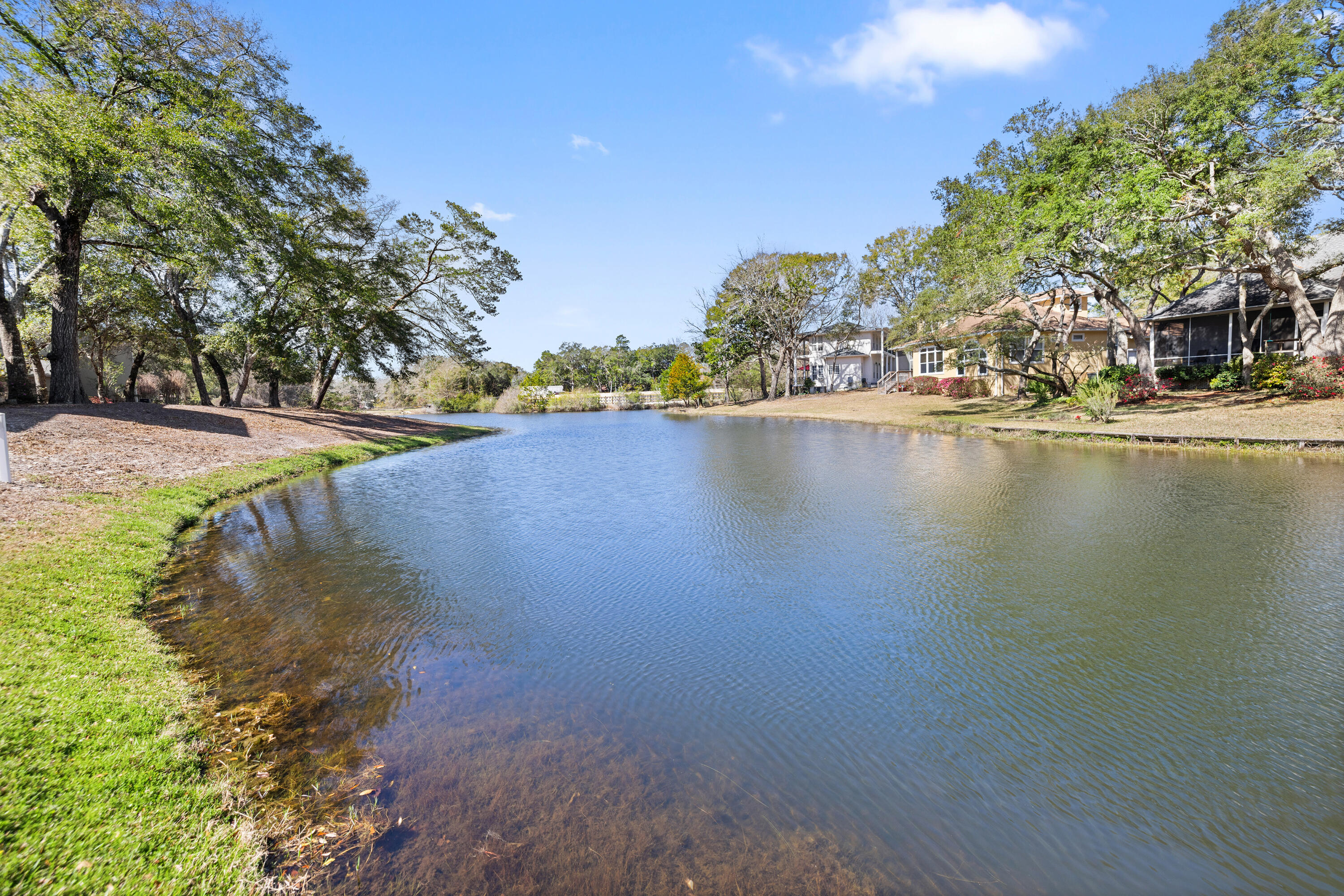 LAKESIDE CONDO AT BLUEWATER BAY - Residential