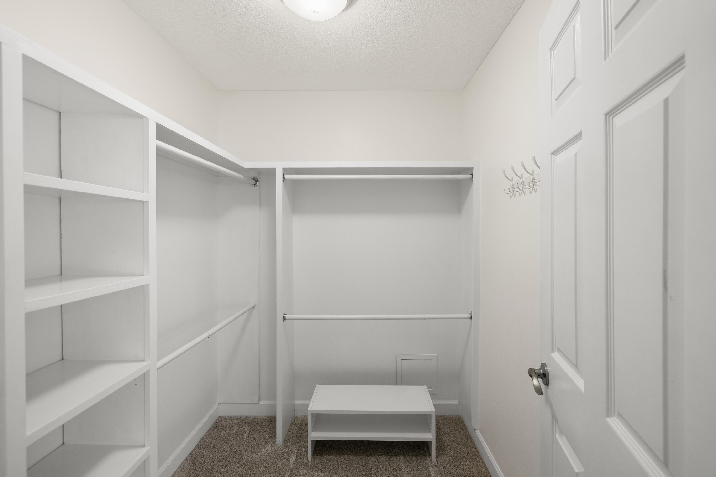 LAKESIDE CONDO AT BLUEWATER BAY - Residential