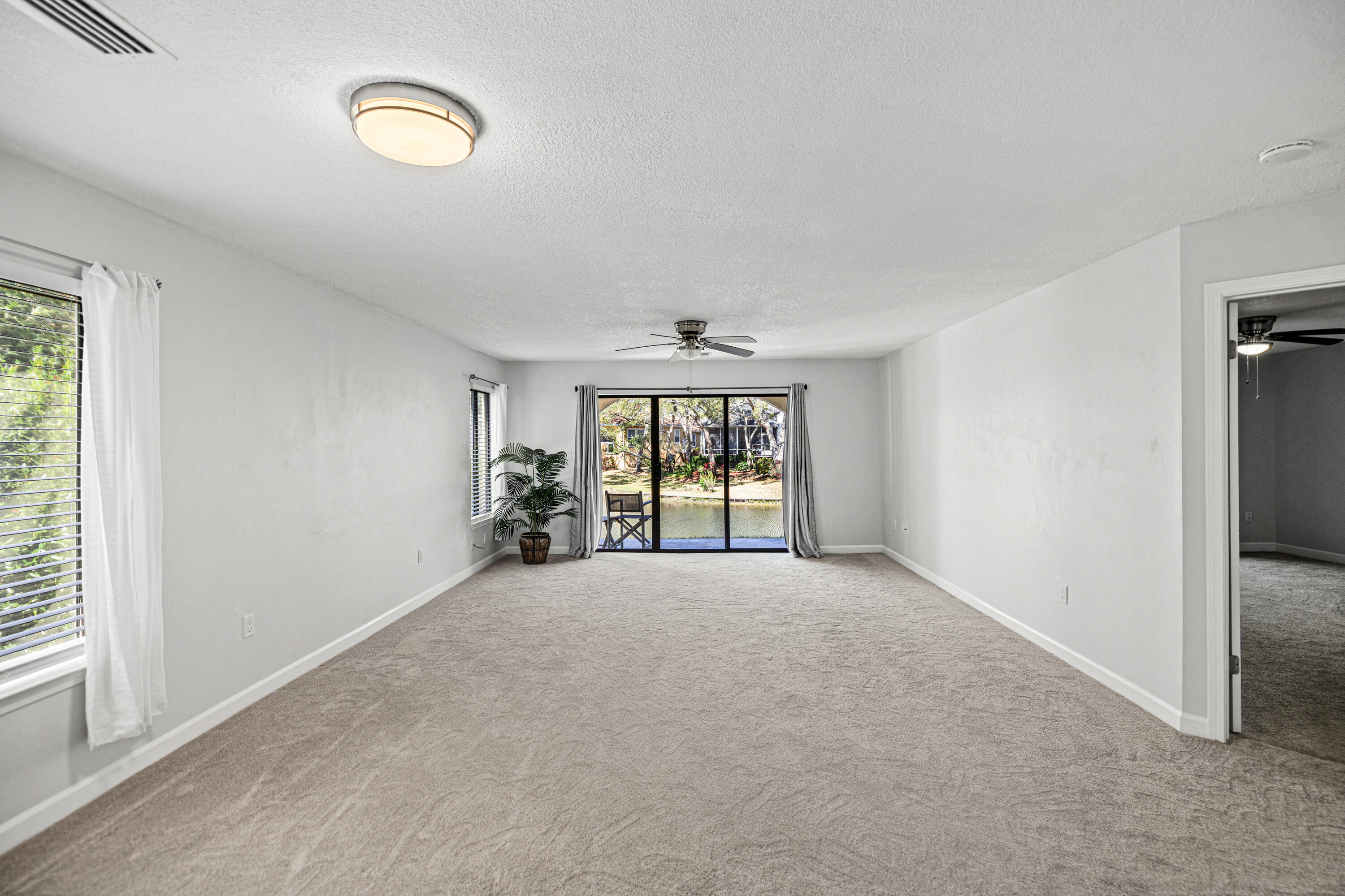 LAKESIDE CONDO AT BLUEWATER BAY - Residential