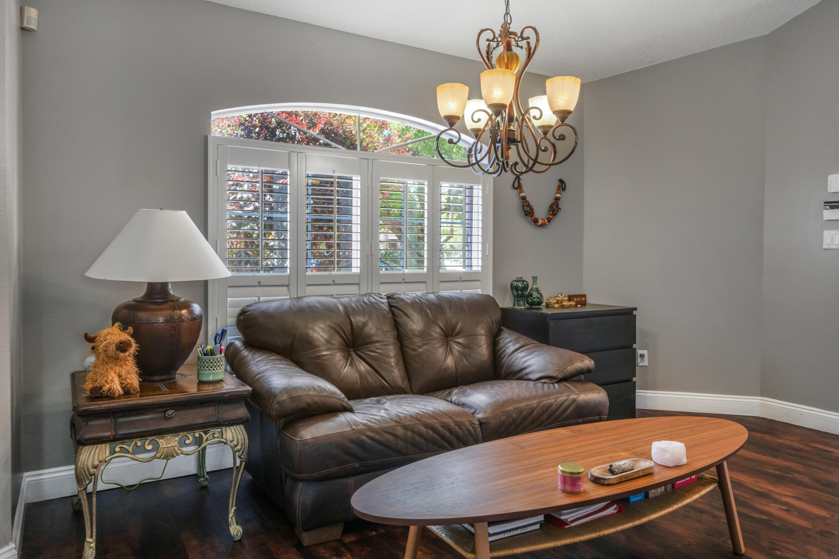 ROBLEDAL ESTATES UNIT 5 - Residential Lease