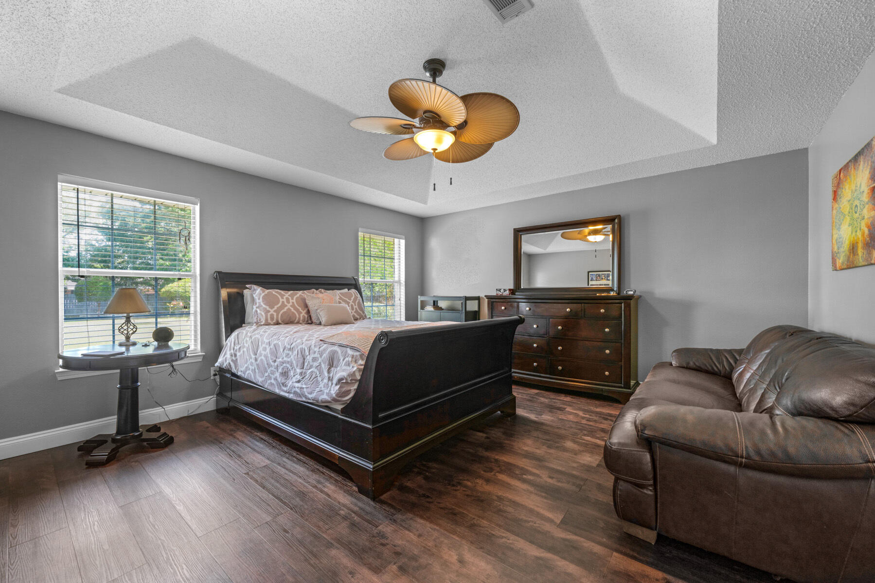 ROBLEDAL ESTATES UNIT 5 - Residential Lease