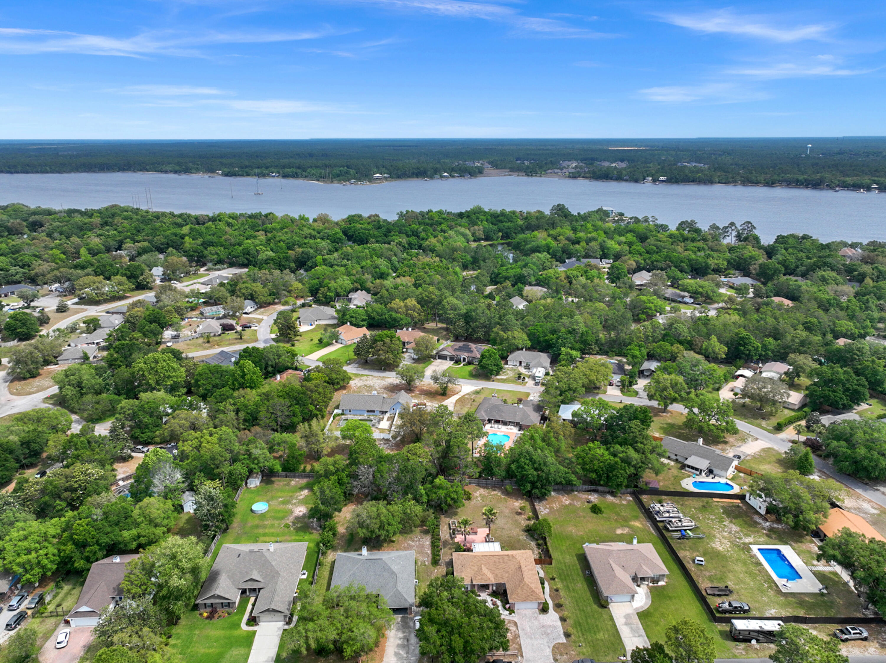 ROBLEDAL ESTATES UNIT 5 - Residential Lease