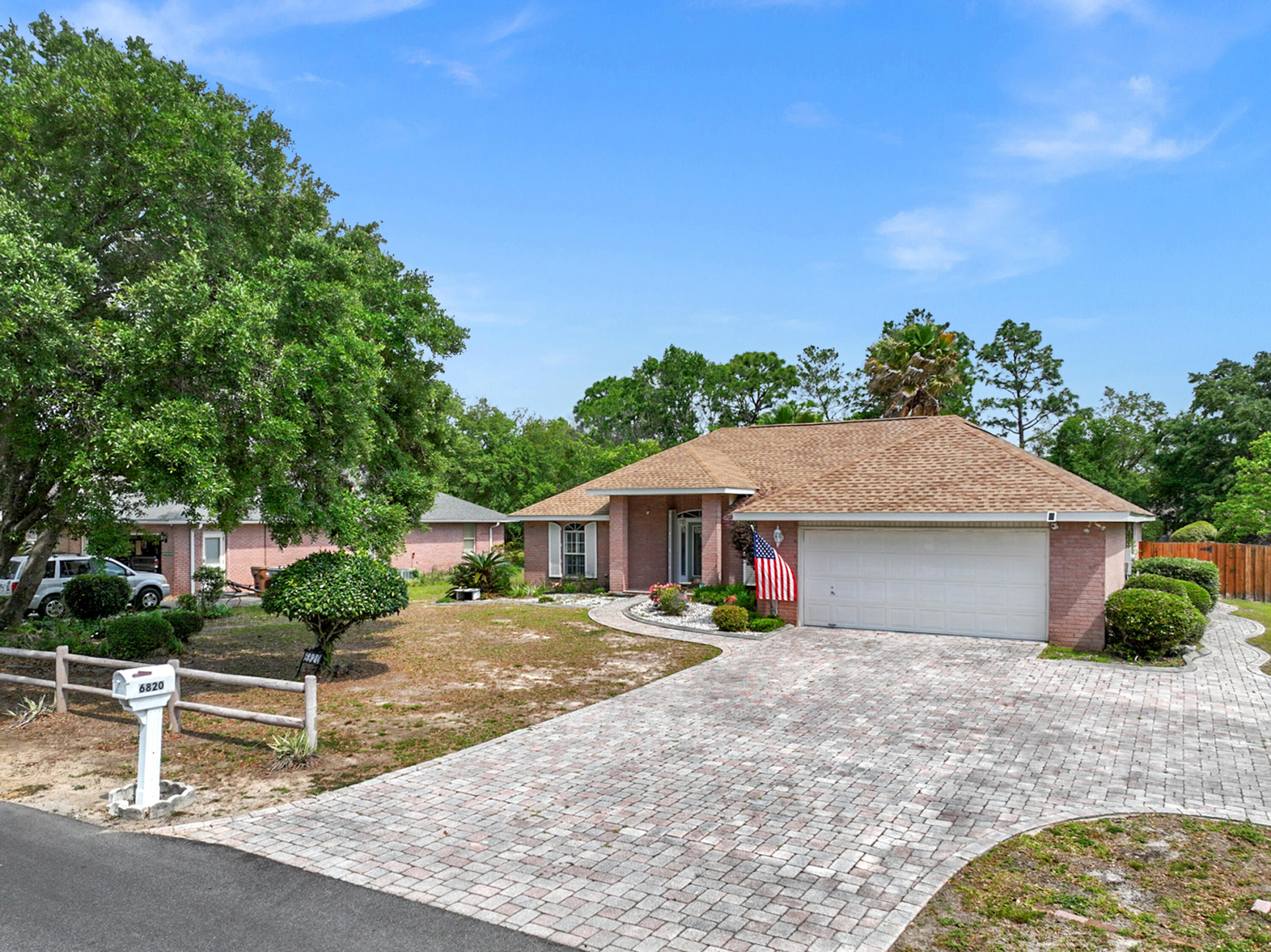 ROBLEDAL ESTATES UNIT 5 - Residential Lease