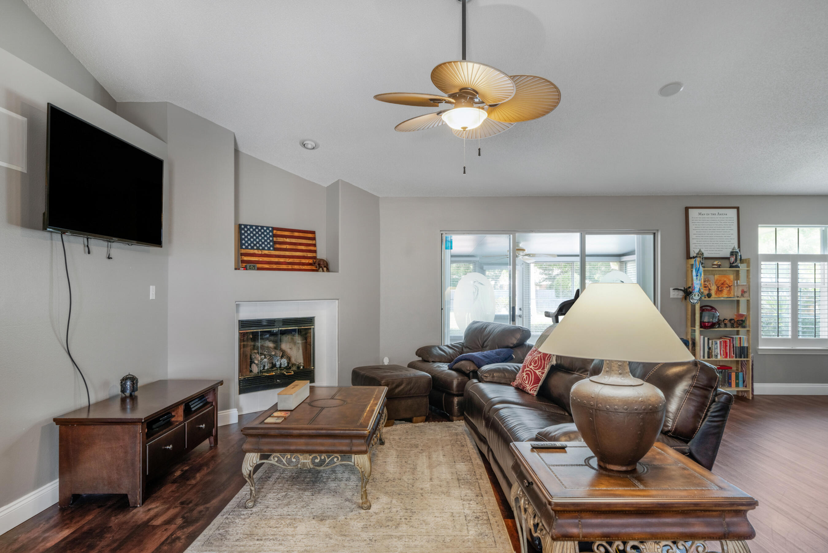 ROBLEDAL ESTATES UNIT 5 - Residential Lease