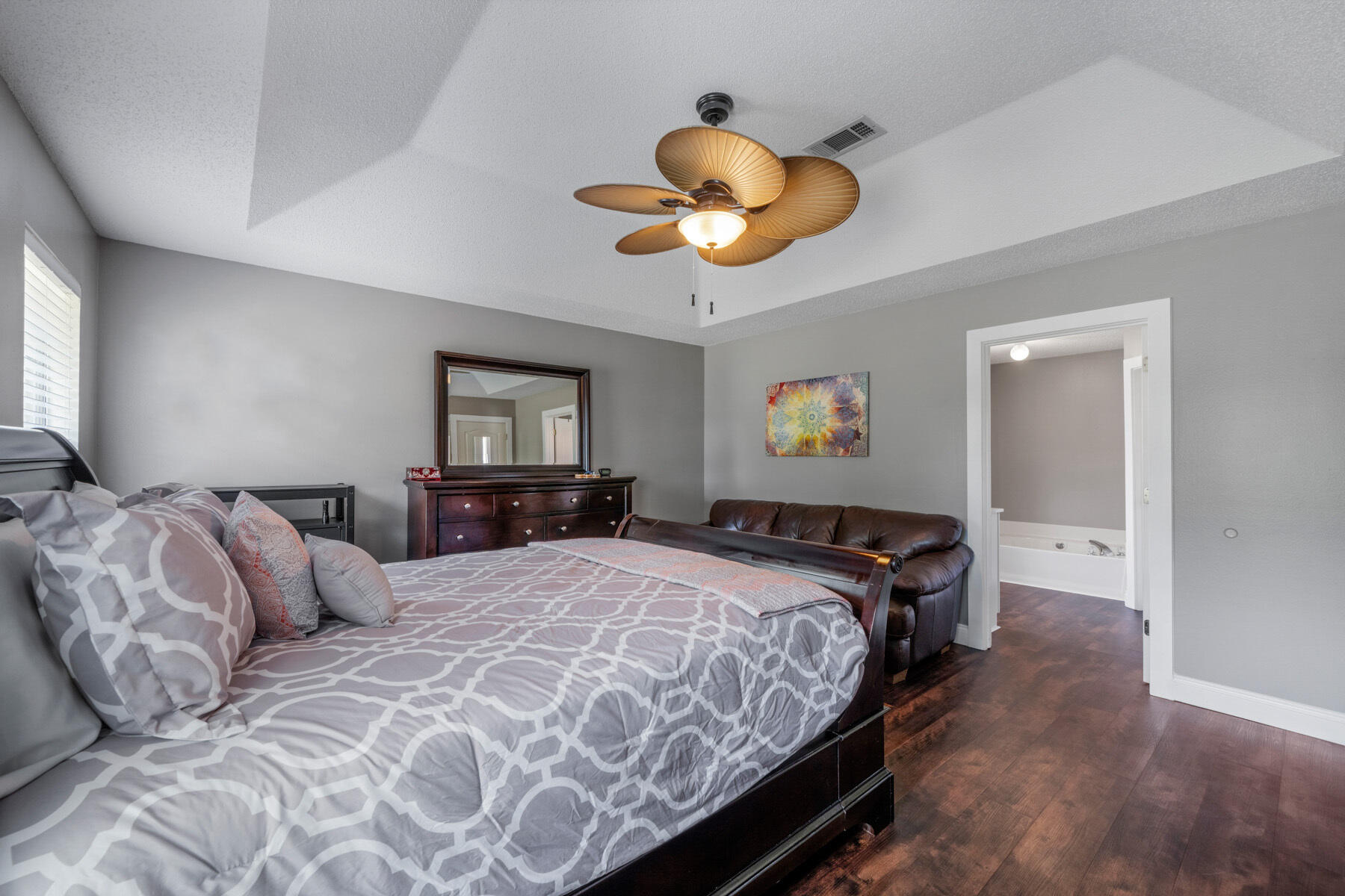 ROBLEDAL ESTATES UNIT 5 - Residential Lease