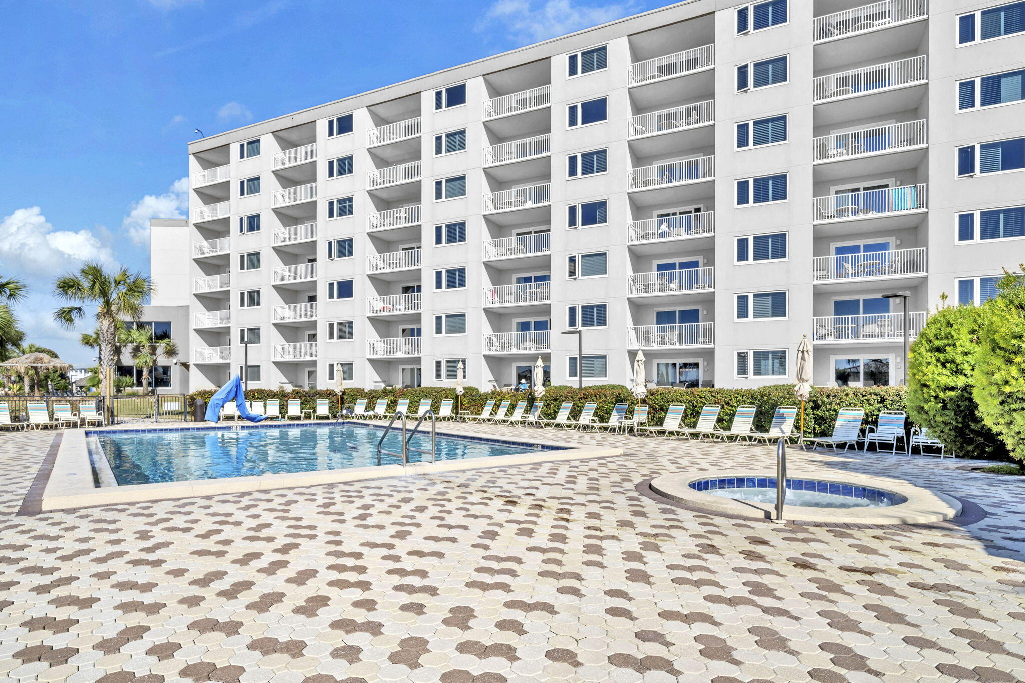 Islander unit 618 - Residential