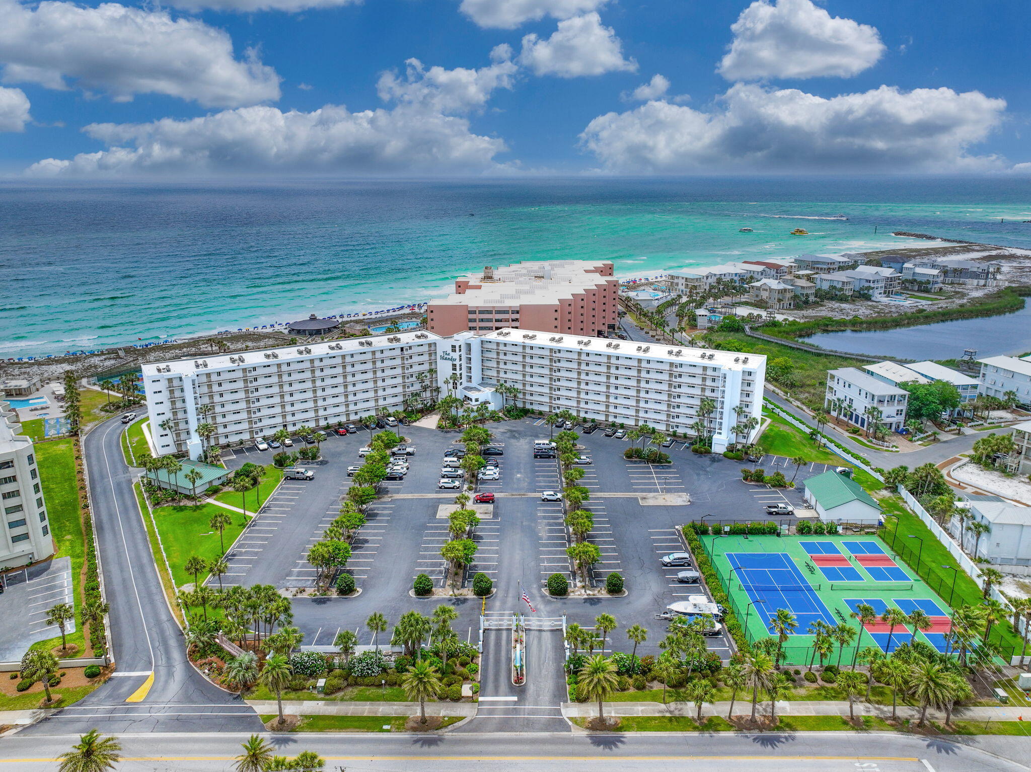 Islander unit 618 - Residential