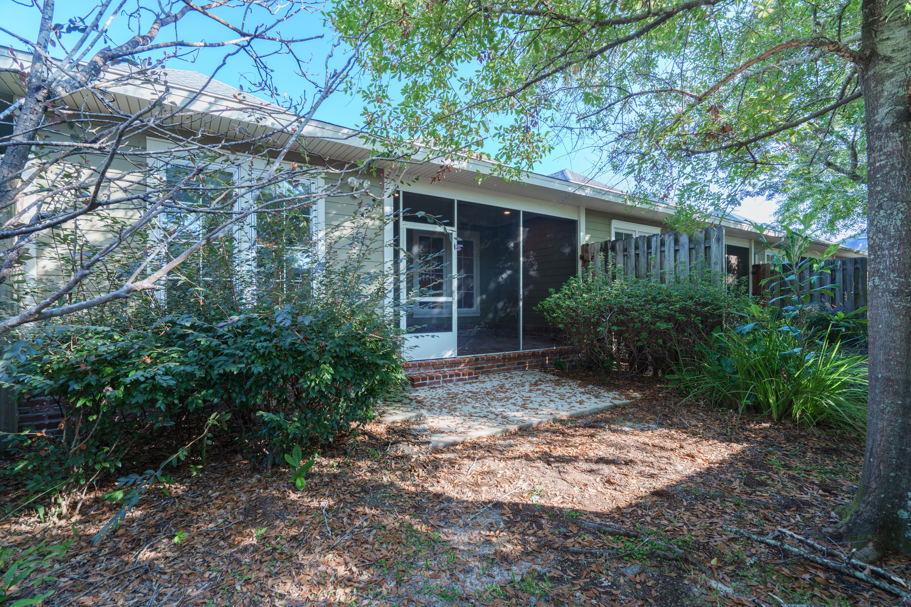 MARINA LANDING - Residential