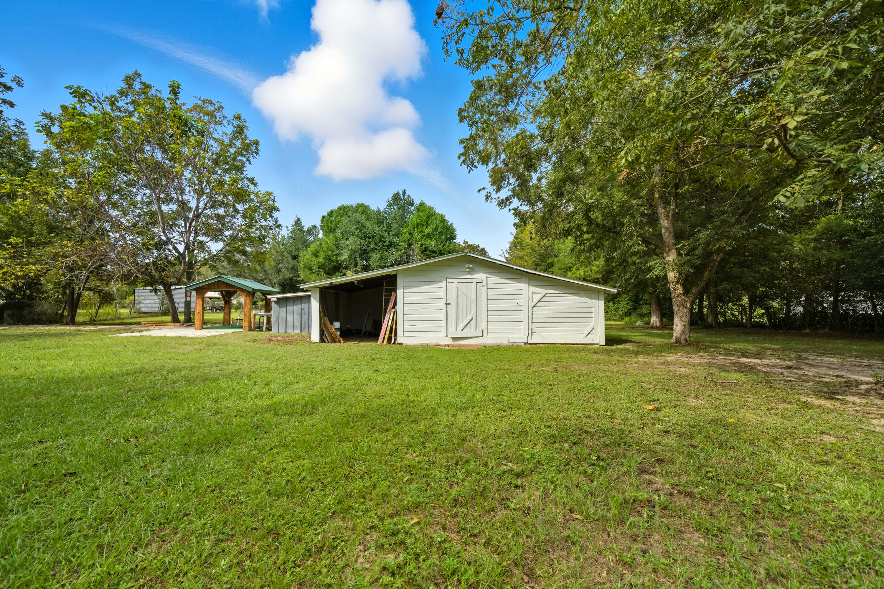 OAKDALE MINI FARMS - Residential