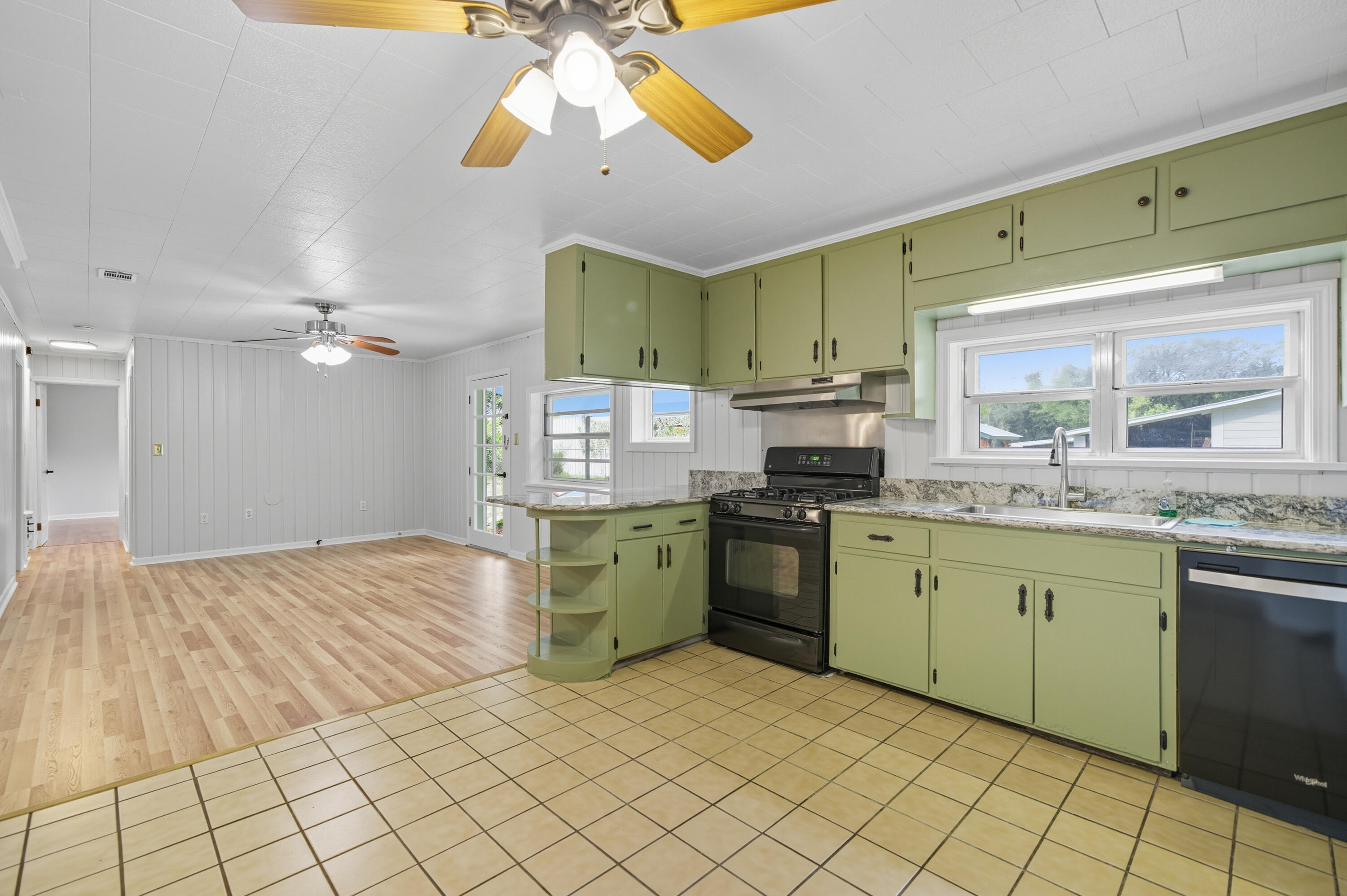 OAKDALE MINI FARMS - Residential