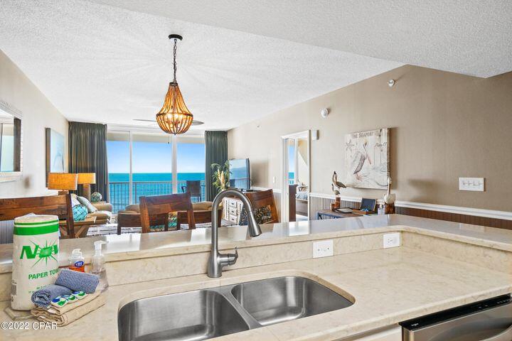 MAJESTIC BEACH TOWERS I - Residential