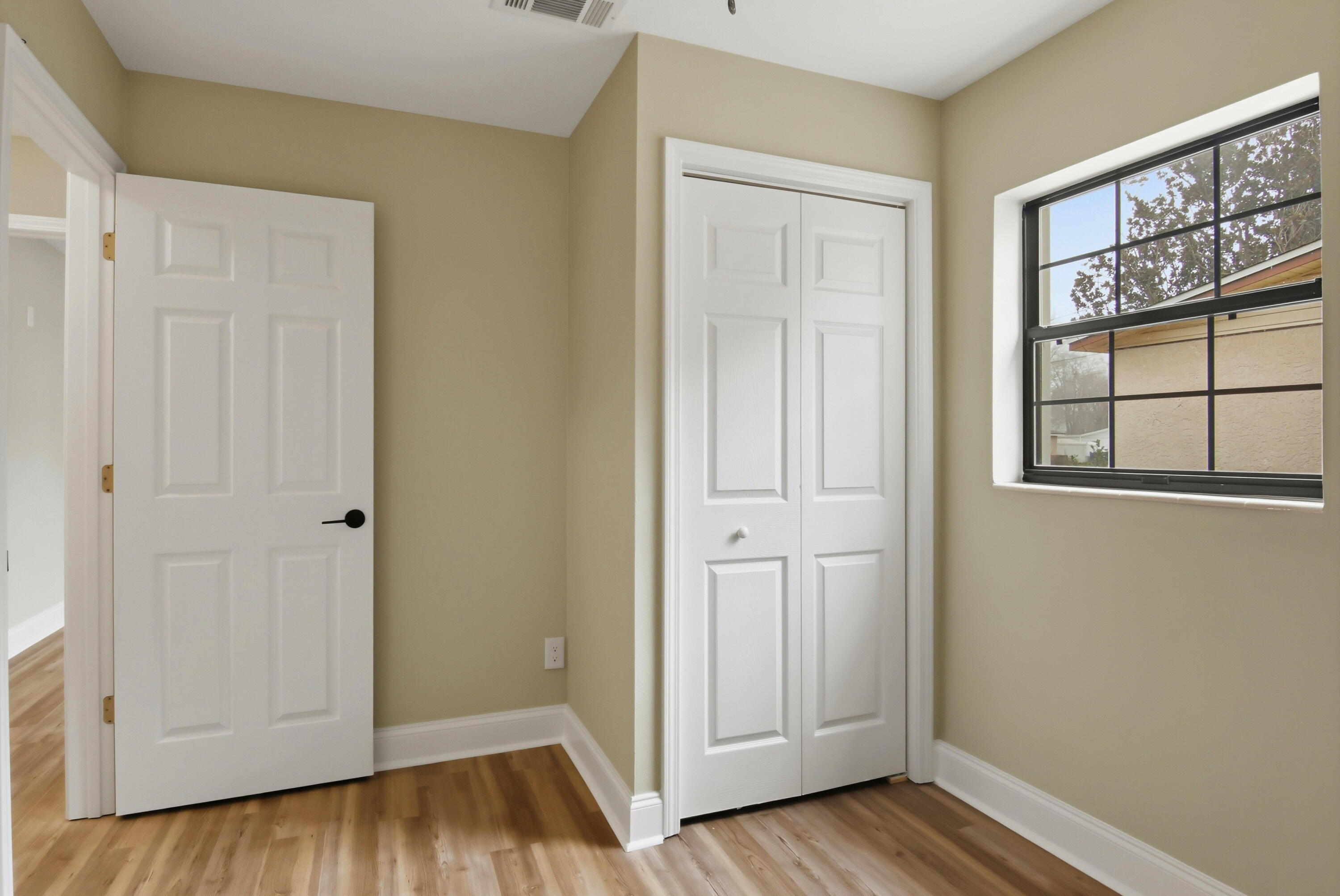 OAK TREE PARK - Residential