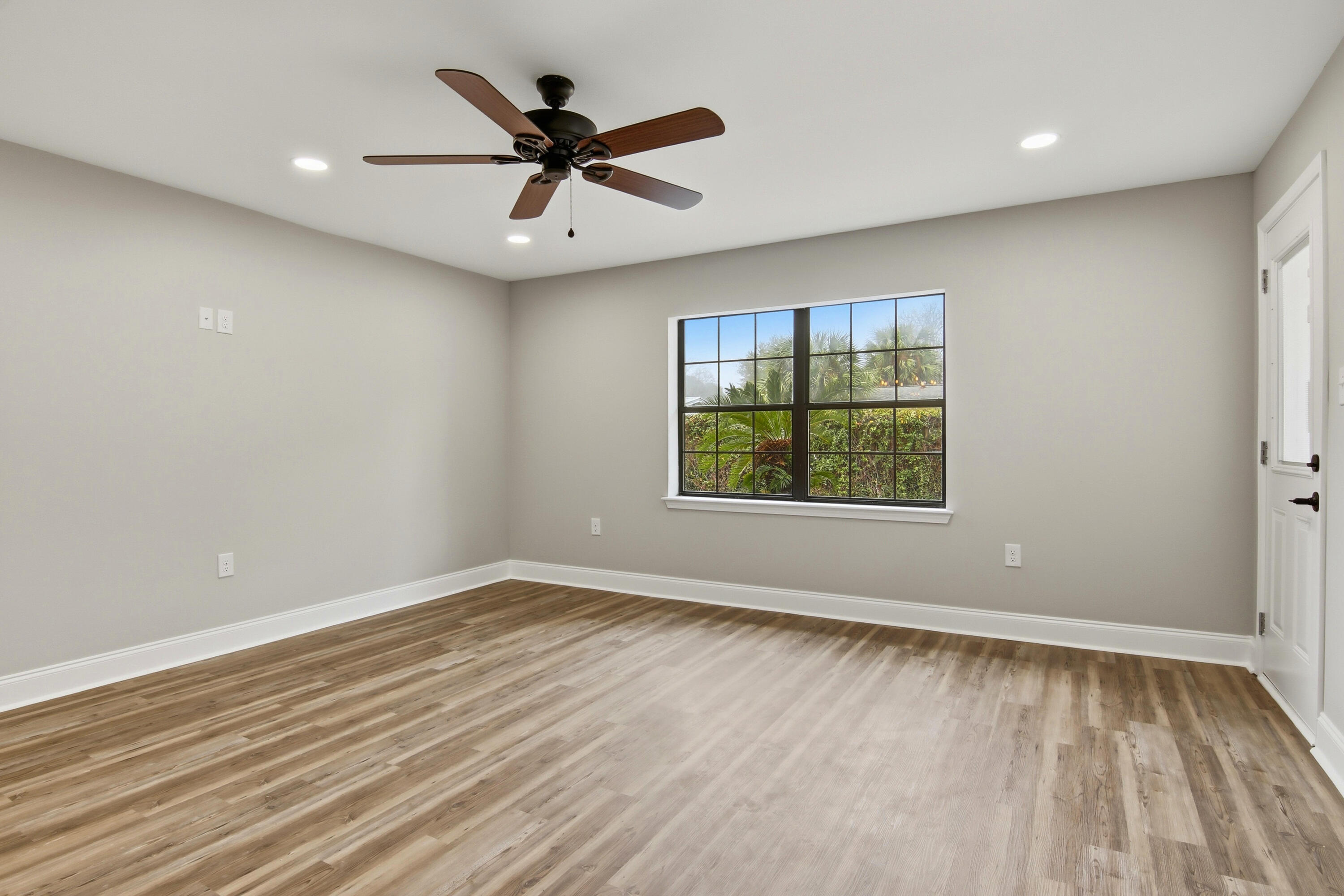 OAK TREE PARK - Residential