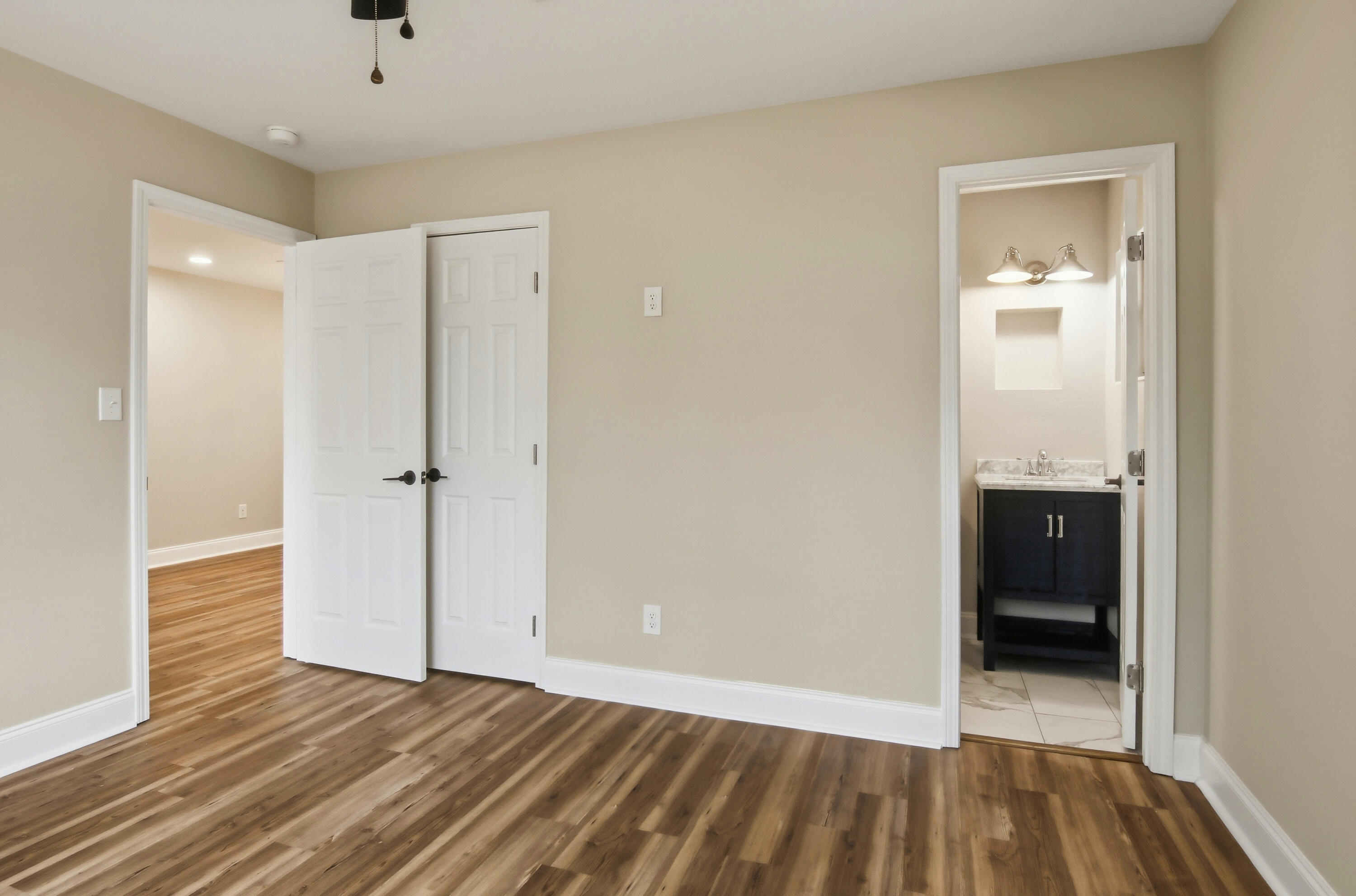 OAK TREE PARK - Residential