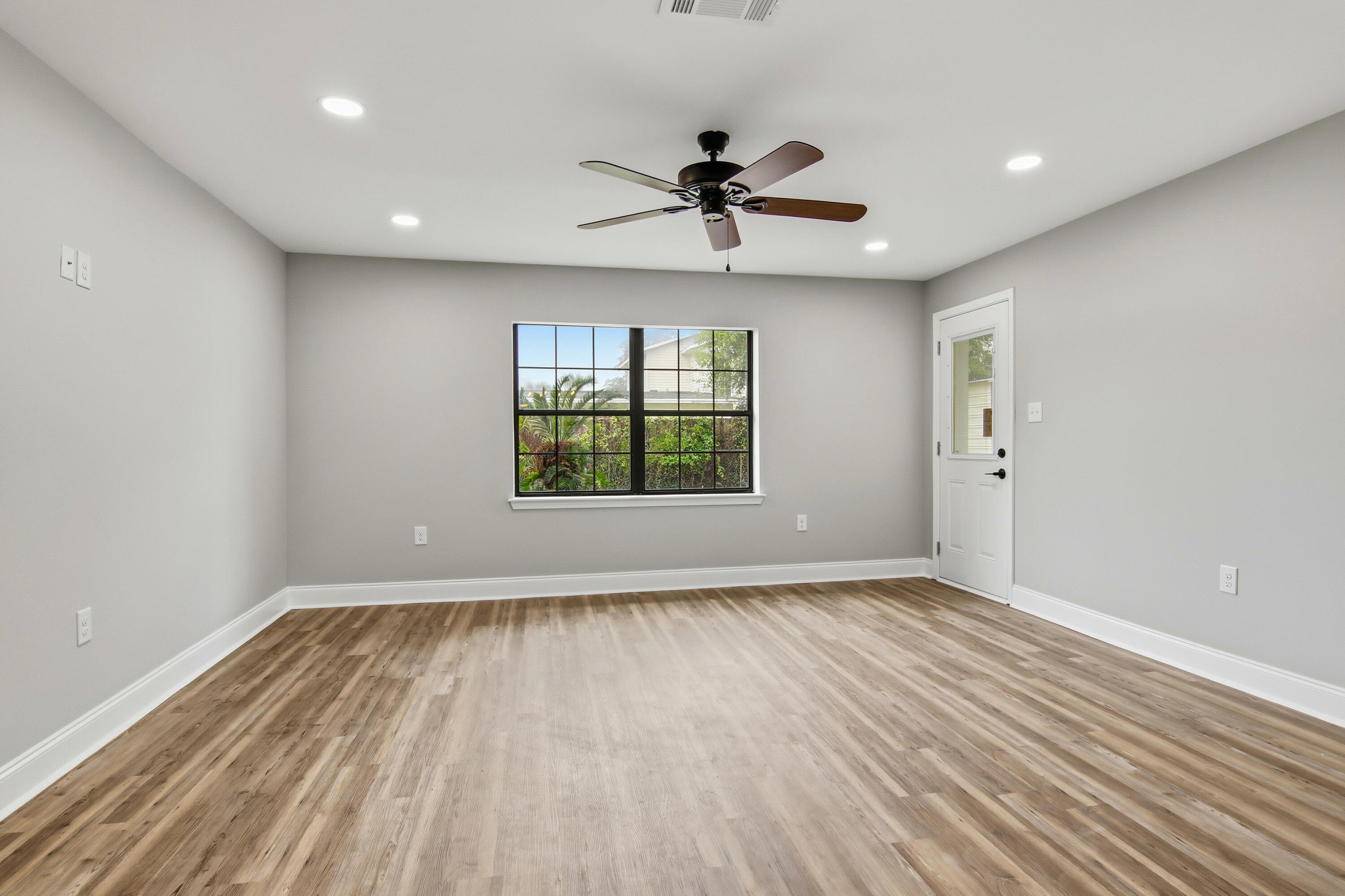 OAK TREE PARK - Residential