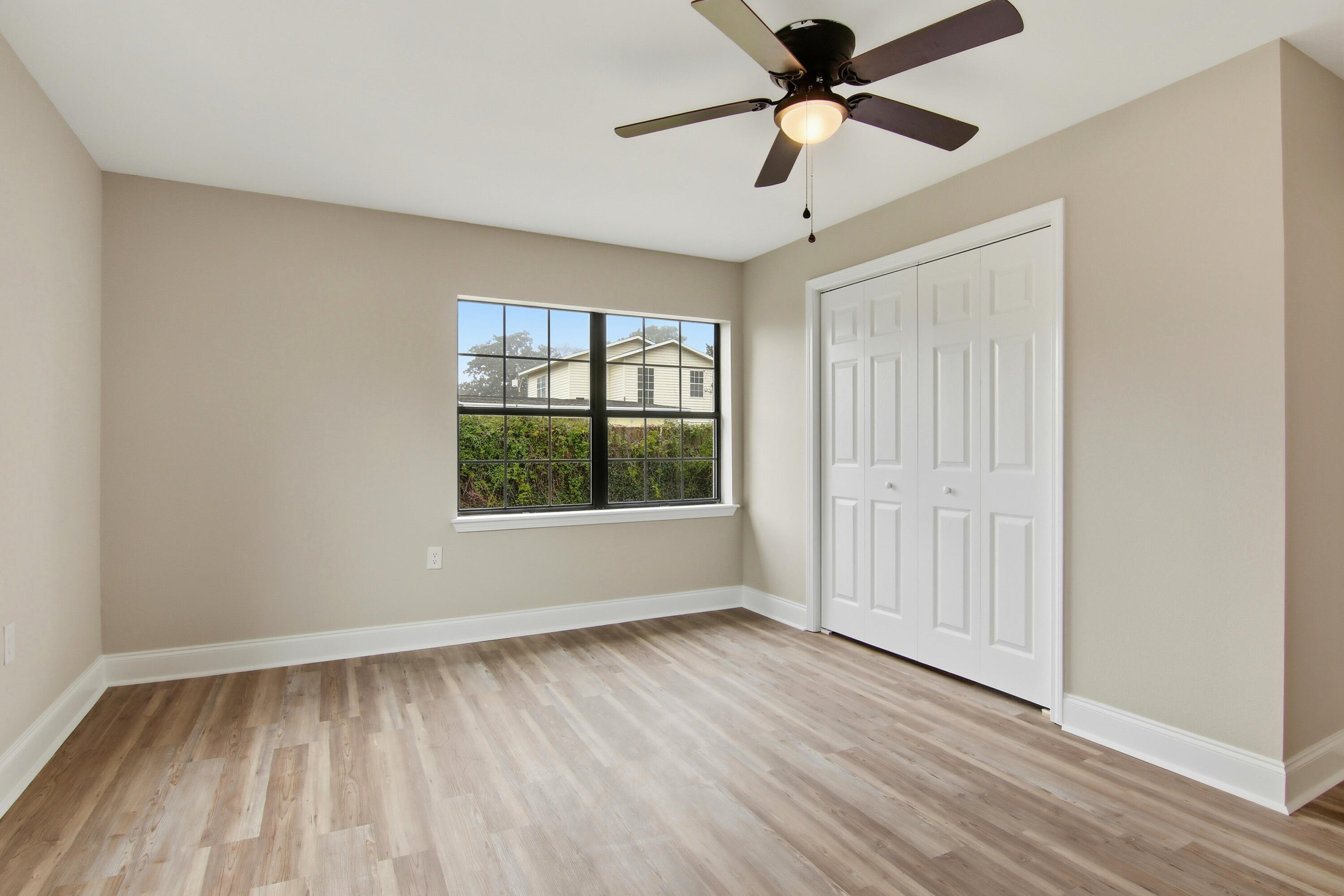 OAK TREE PARK - Residential