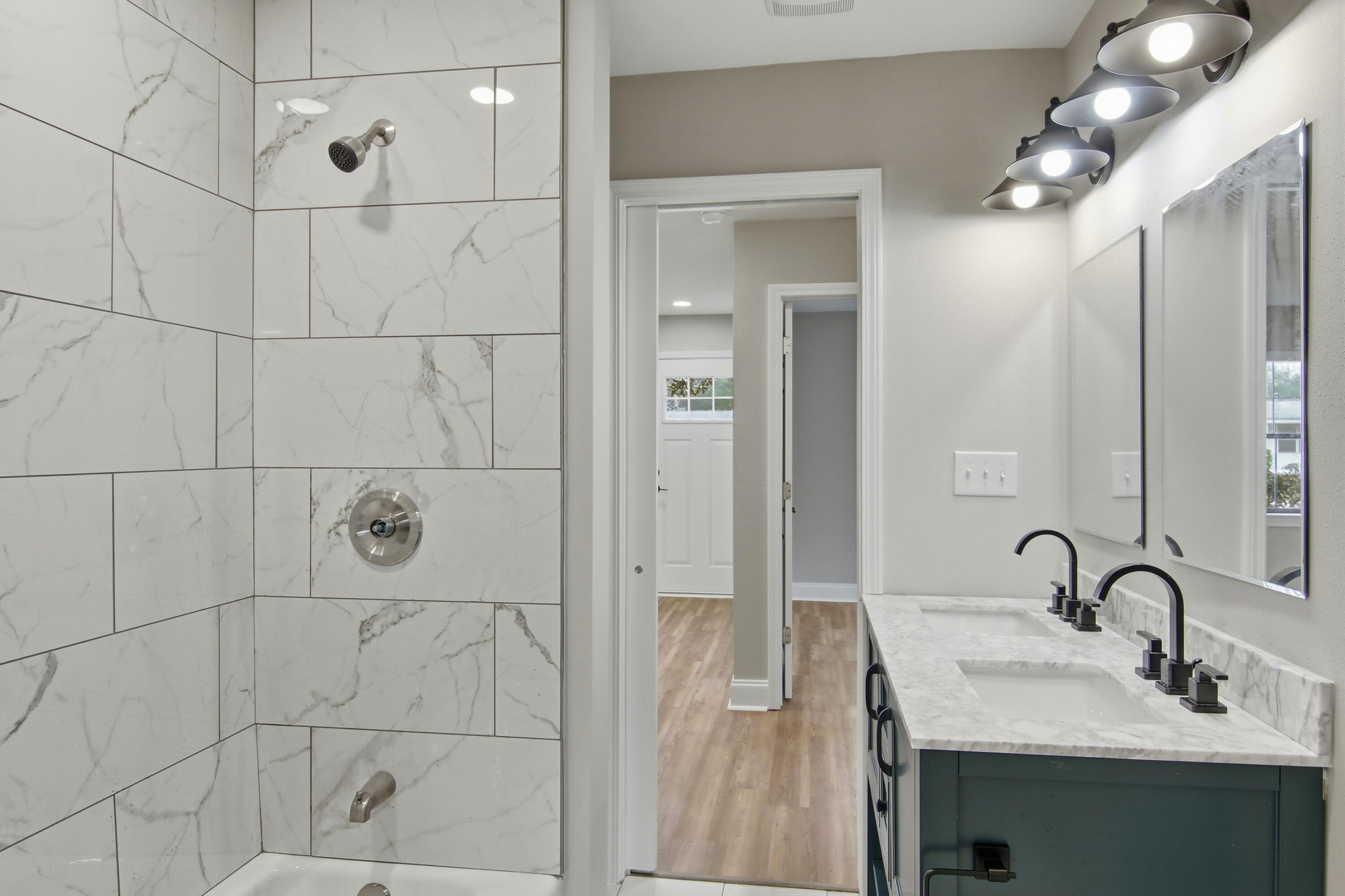 OAK TREE PARK - Residential