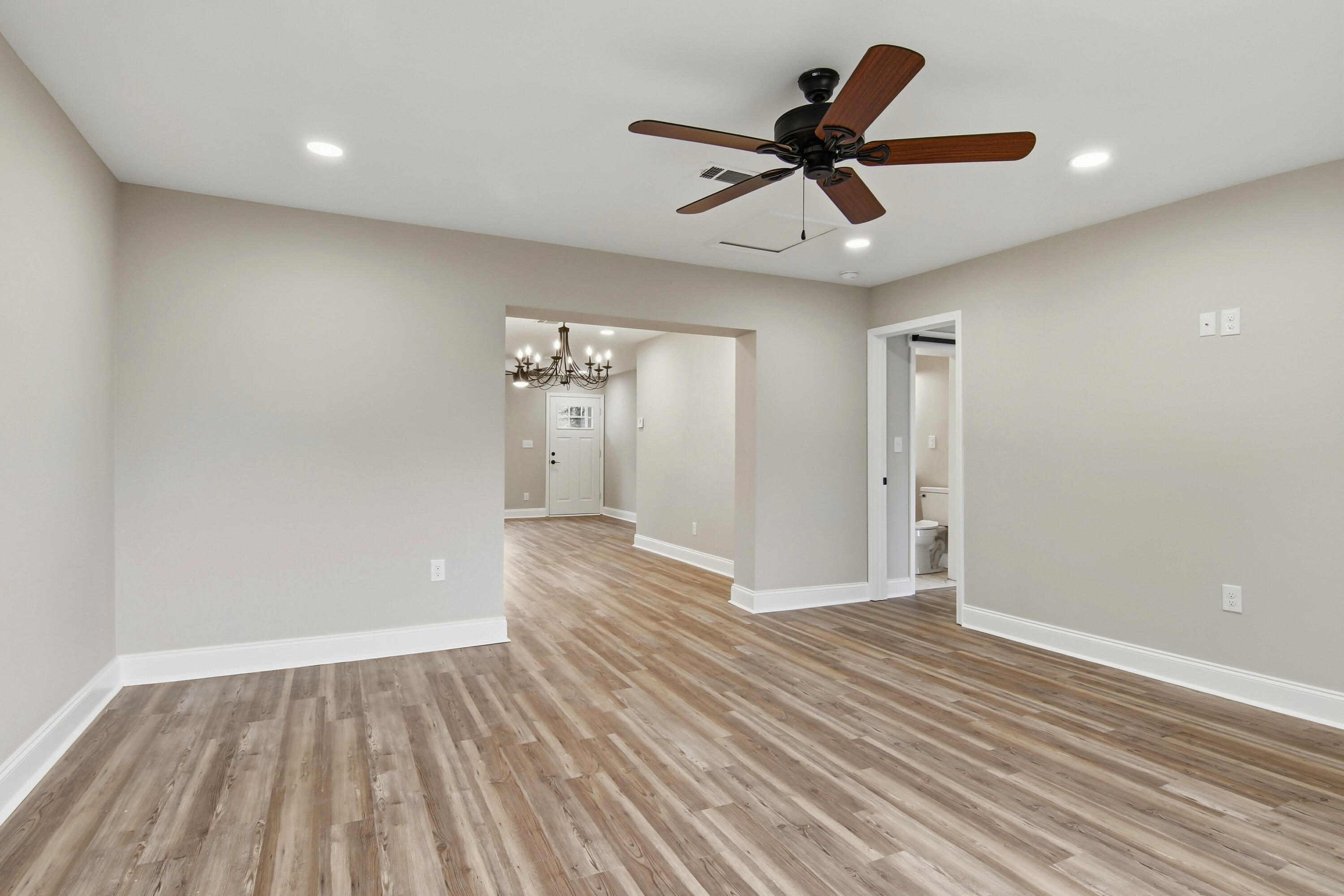 OAK TREE PARK - Residential