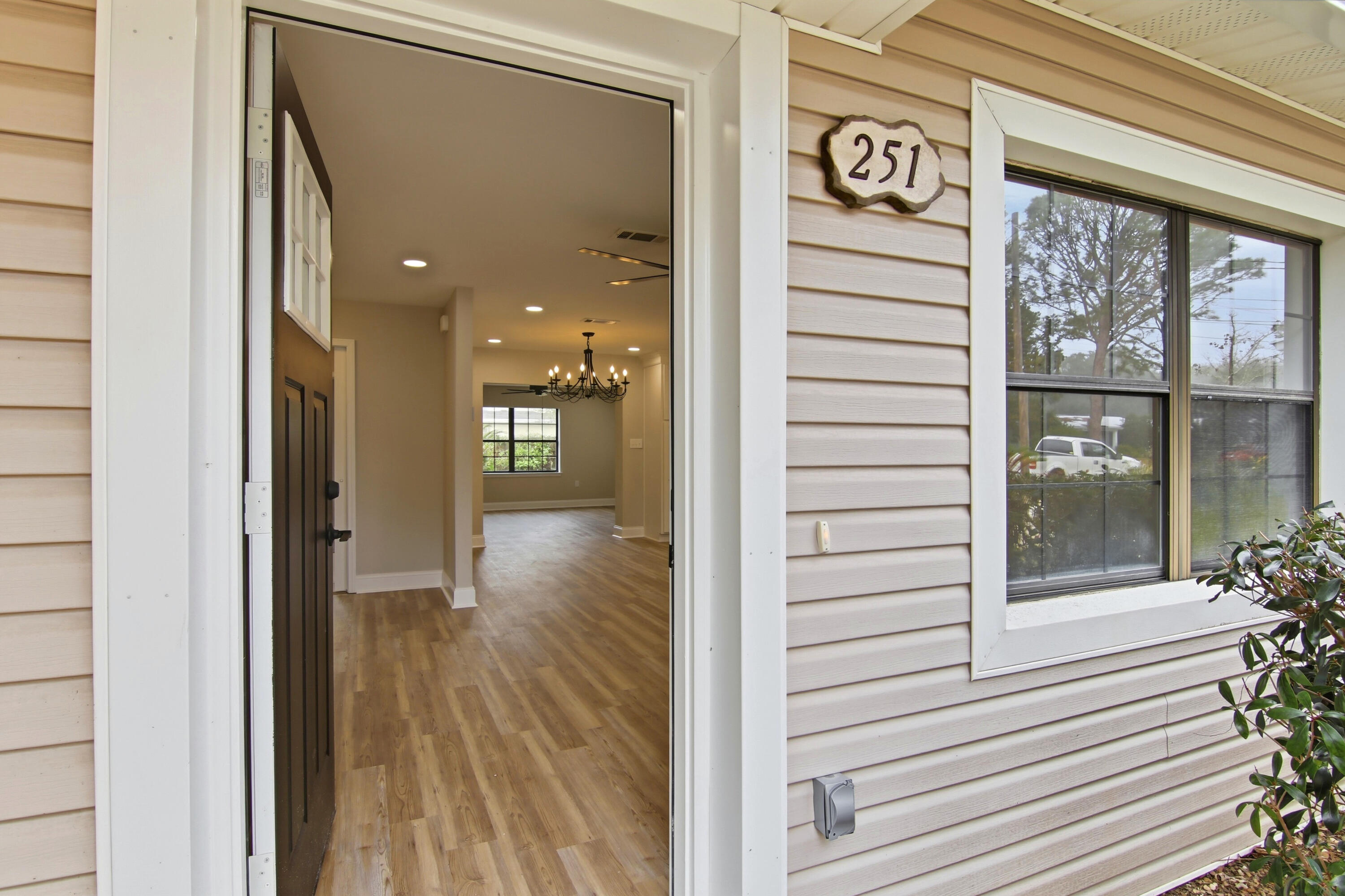 OAK TREE PARK - Residential