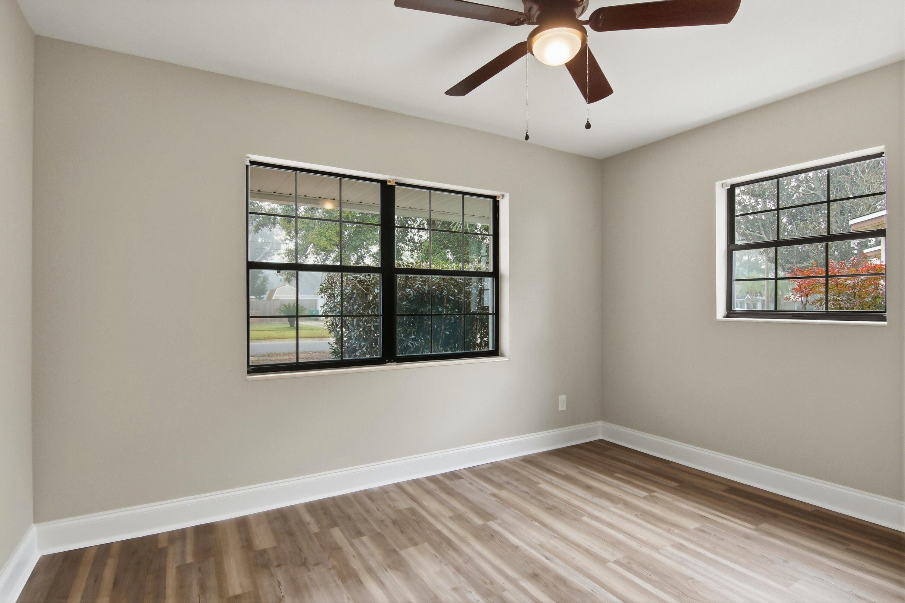 OAK TREE PARK - Residential