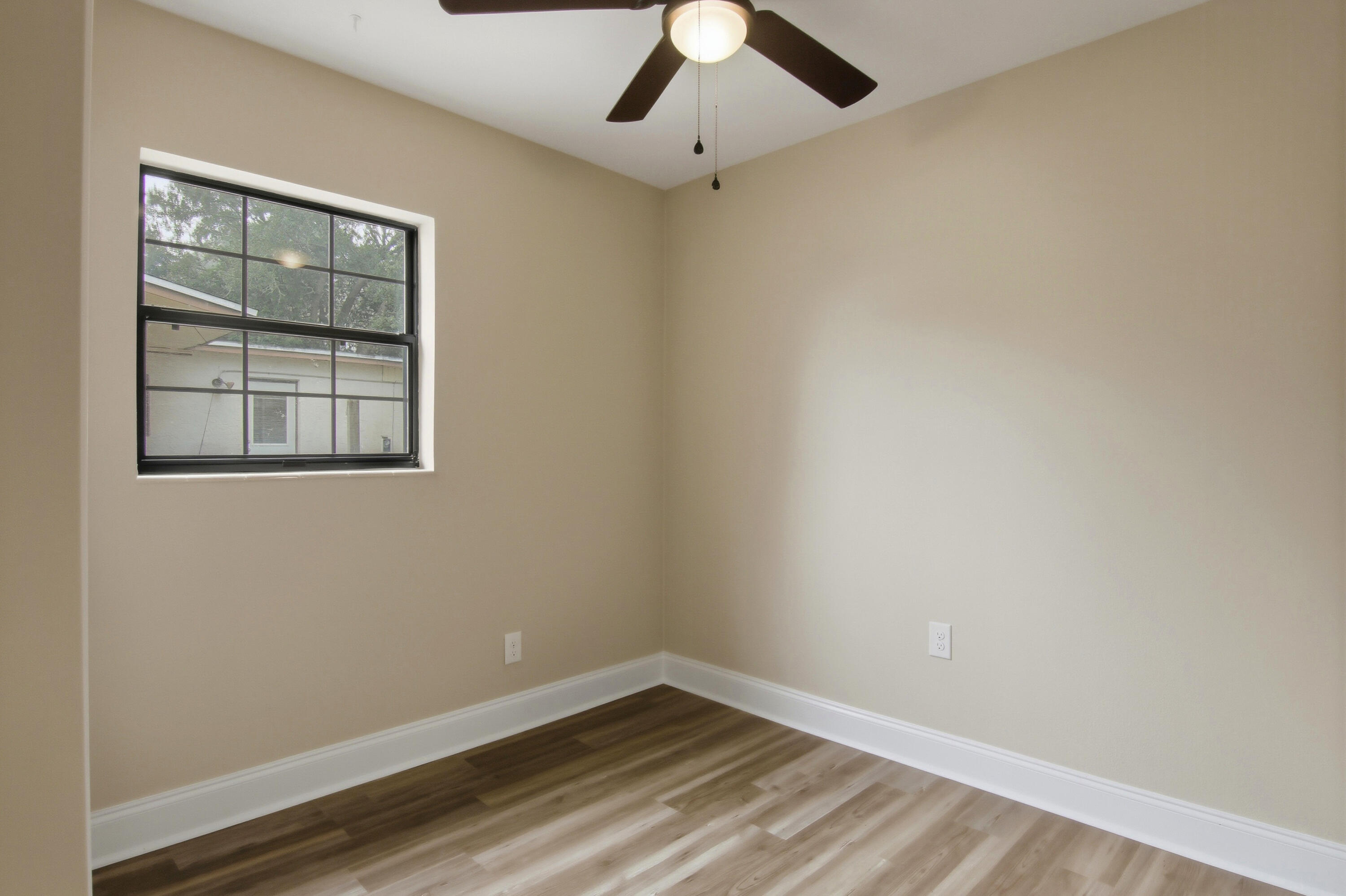 OAK TREE PARK - Residential