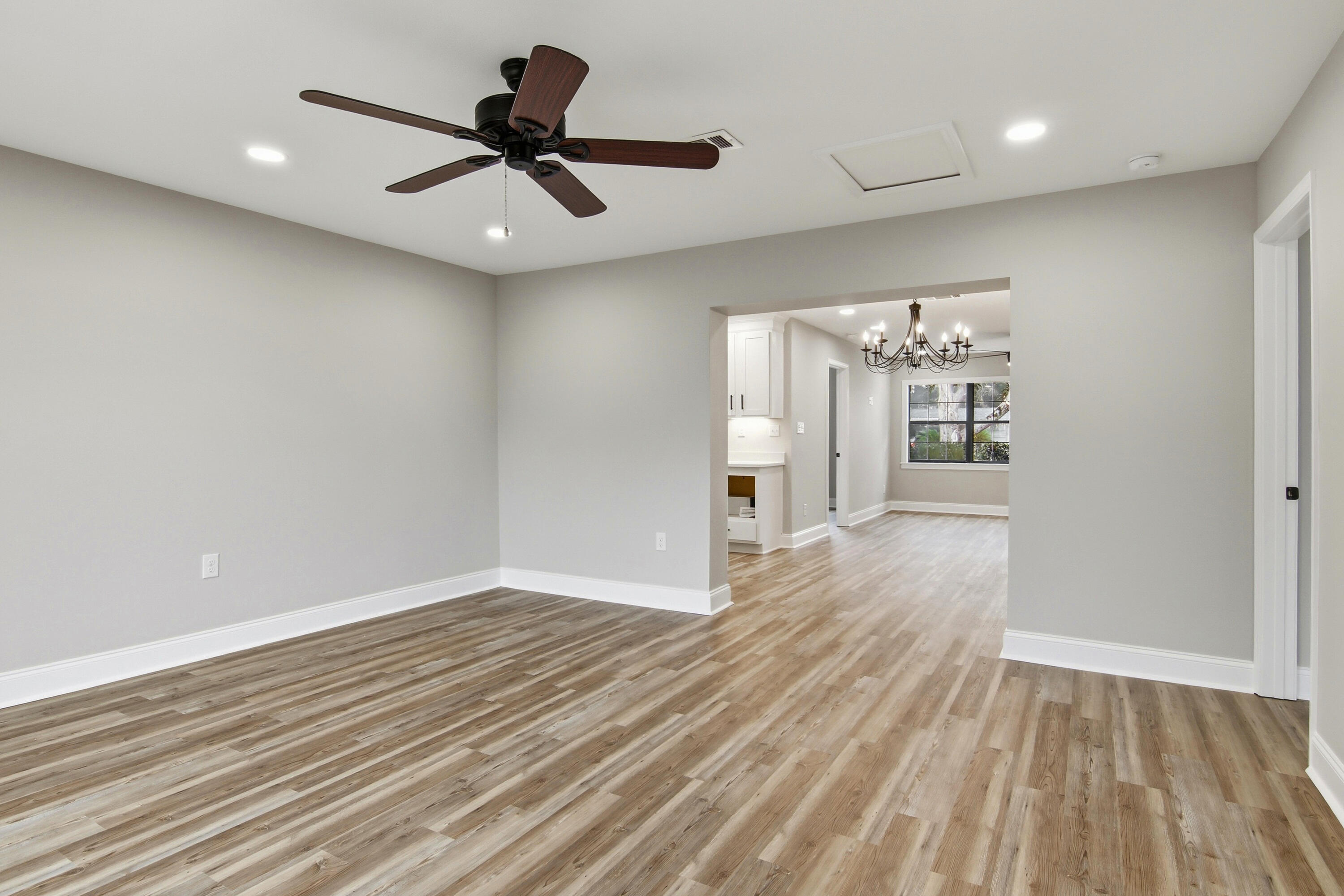 OAK TREE PARK - Residential