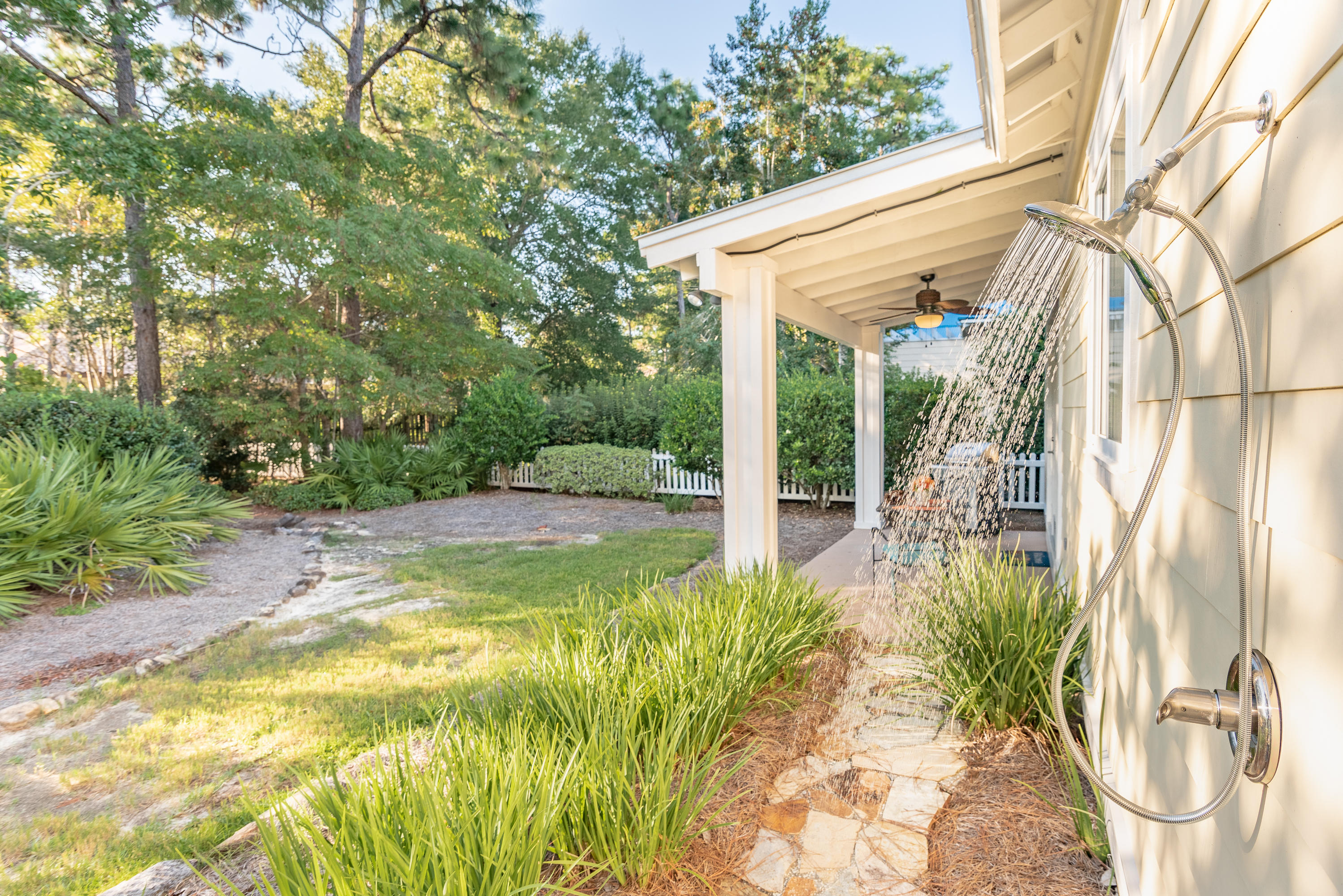 CRYSTAL LAKE - Residential