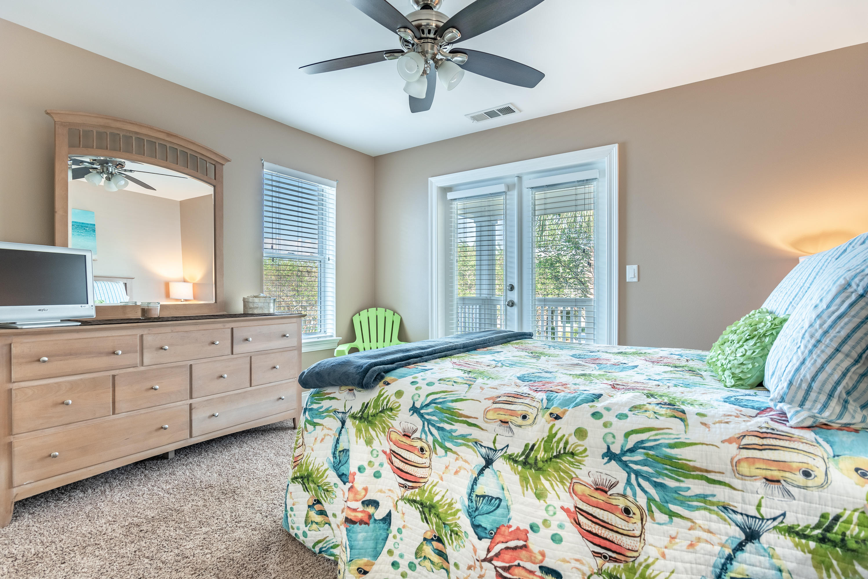 CRYSTAL LAKE - Residential