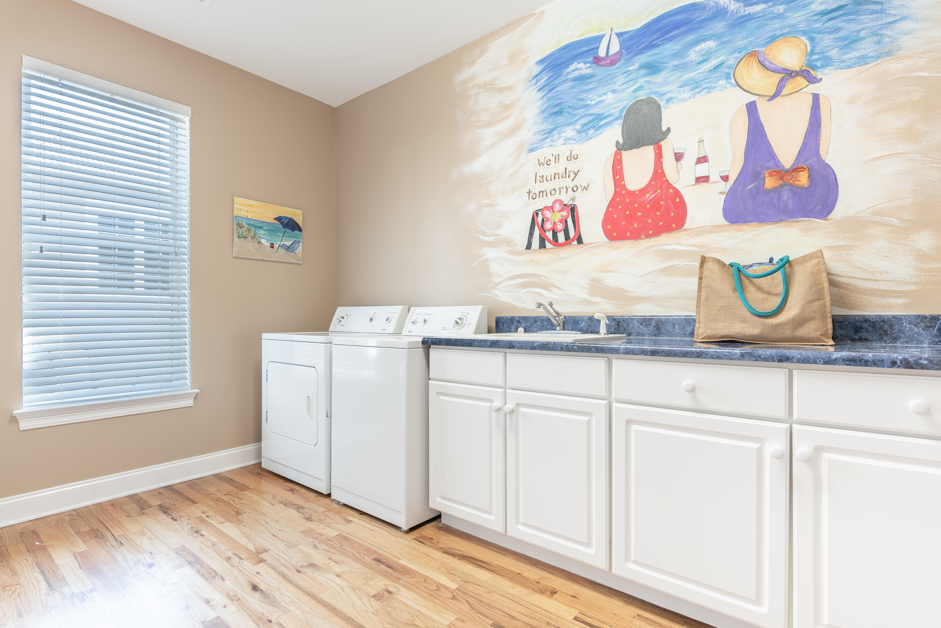 CRYSTAL LAKE - Residential