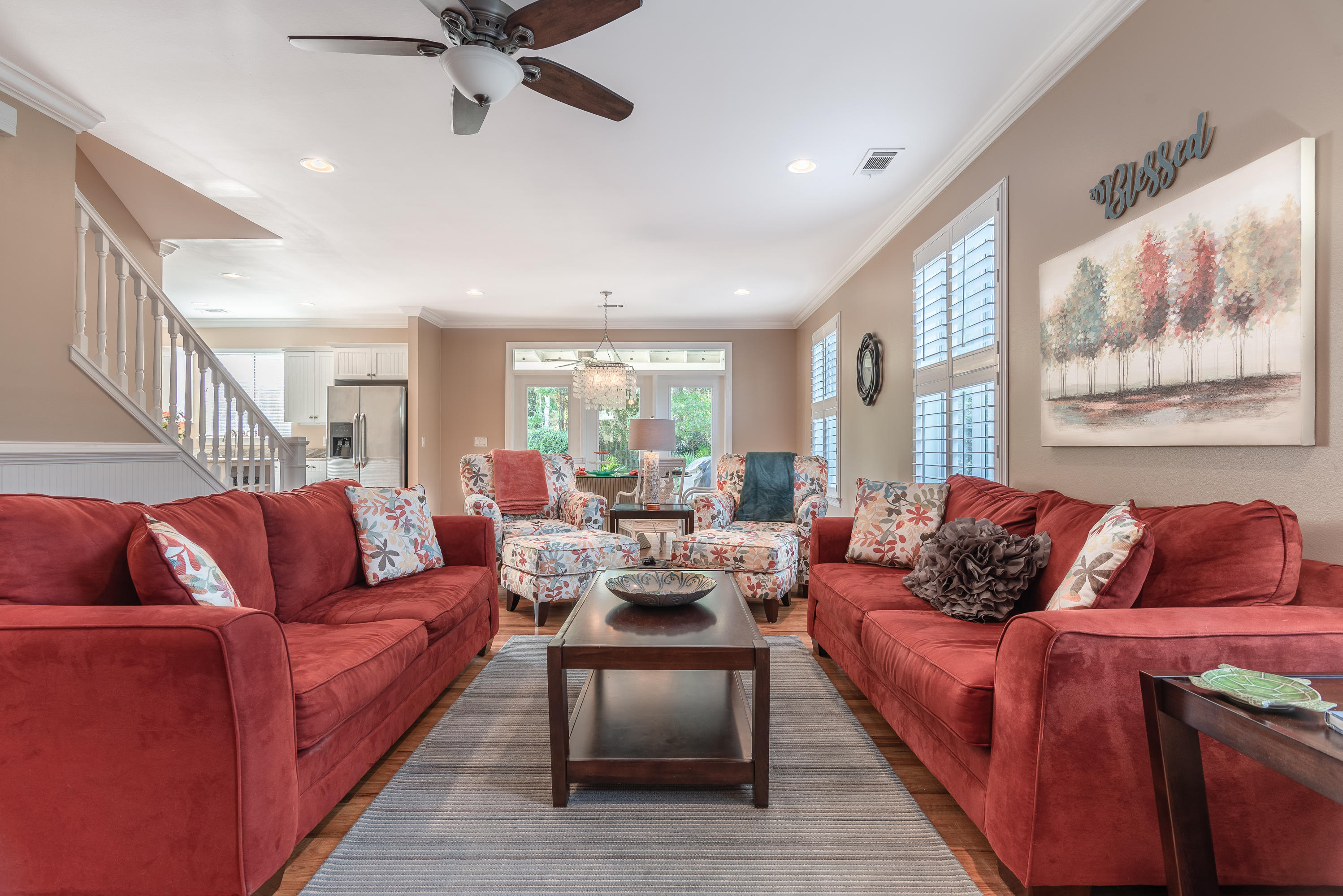 CRYSTAL LAKE - Residential