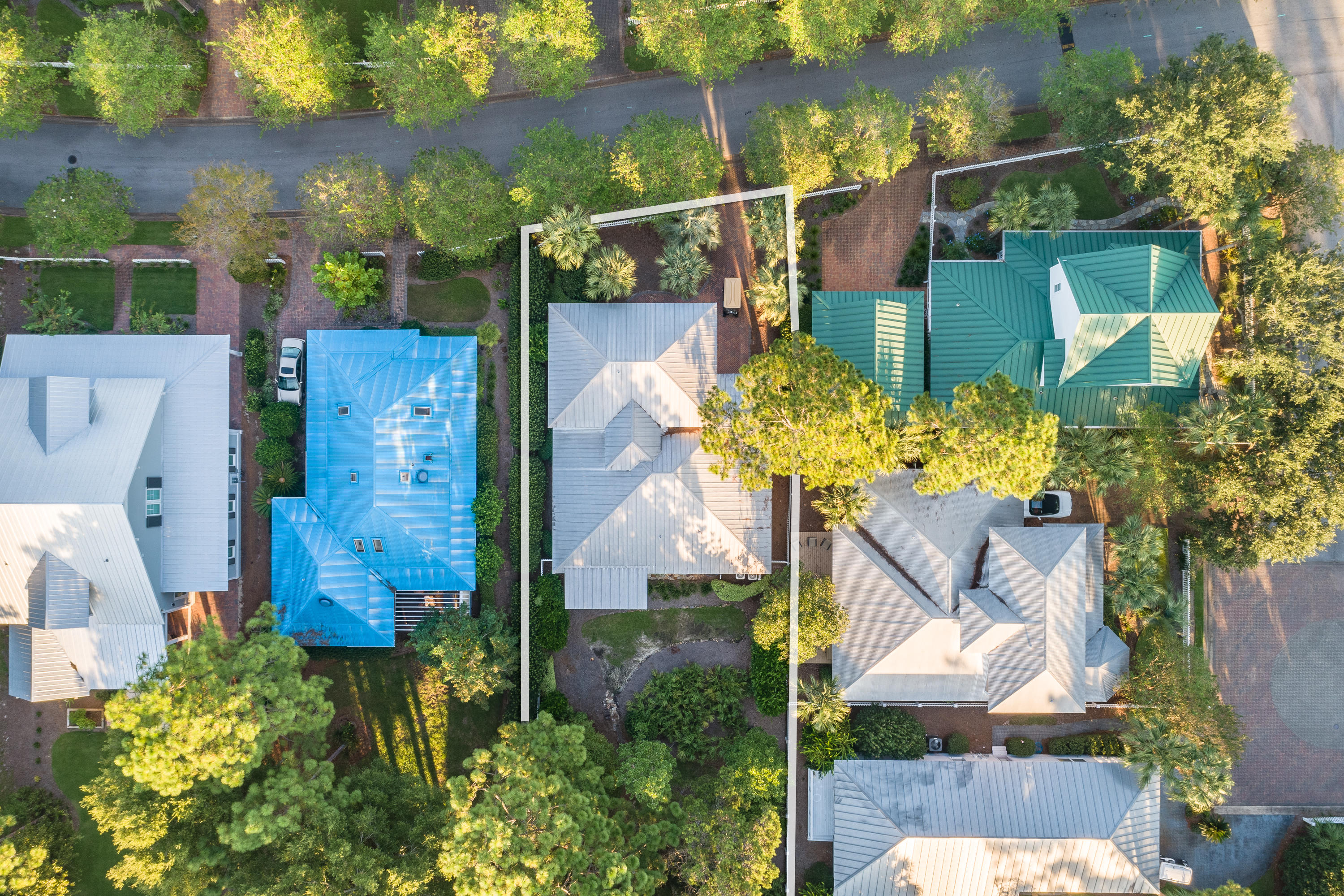 CRYSTAL LAKE - Residential