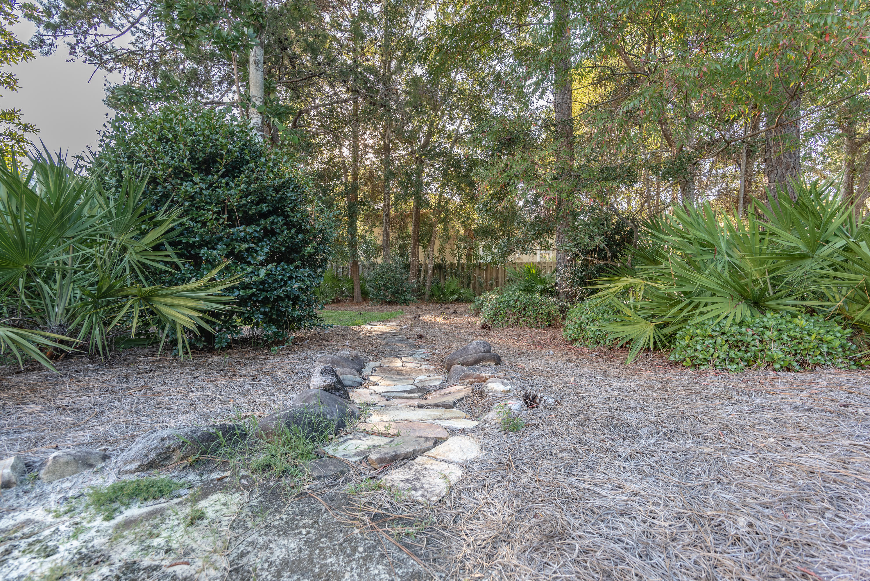 CRYSTAL LAKE - Residential