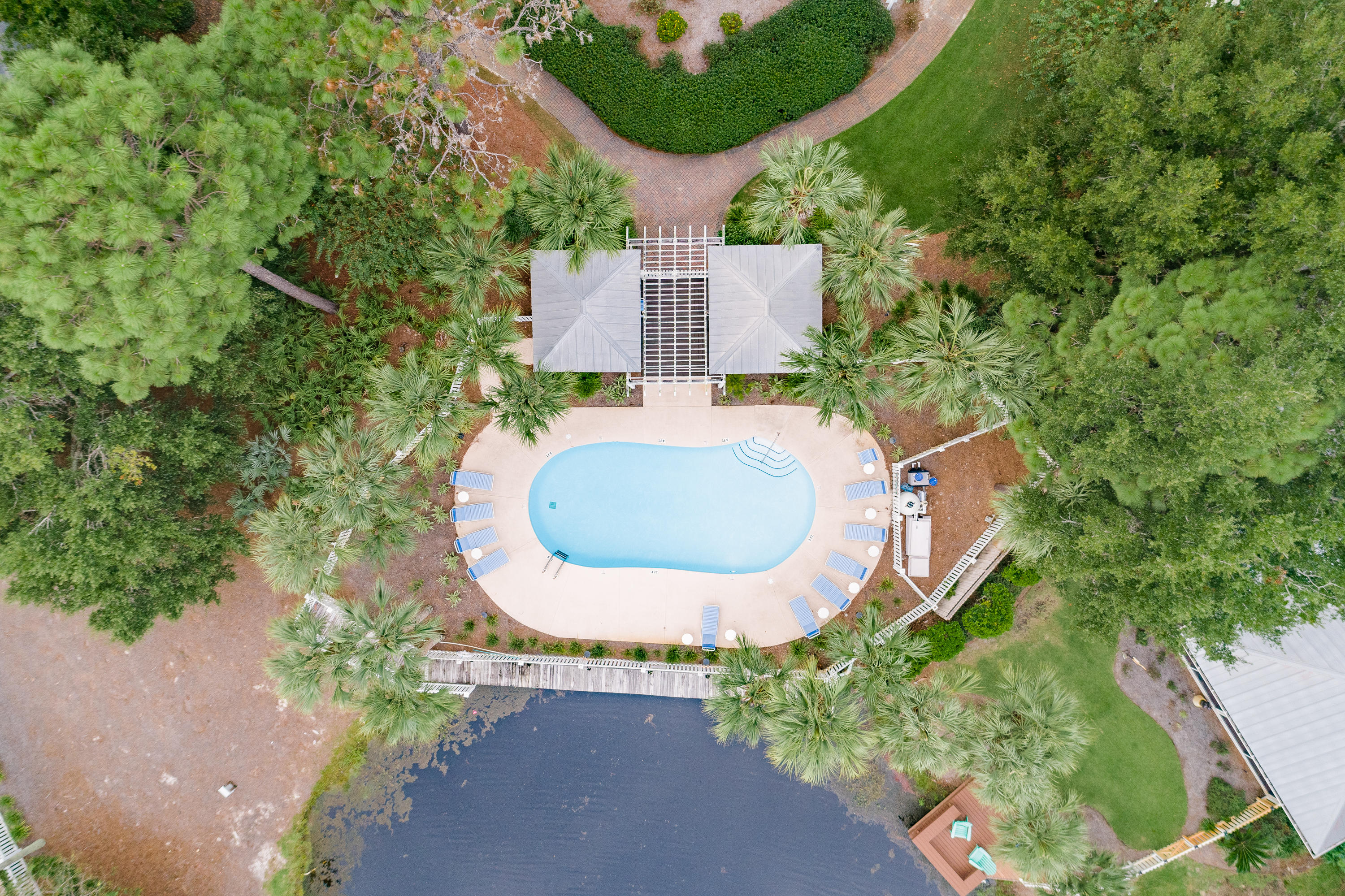 CRYSTAL LAKE - Residential