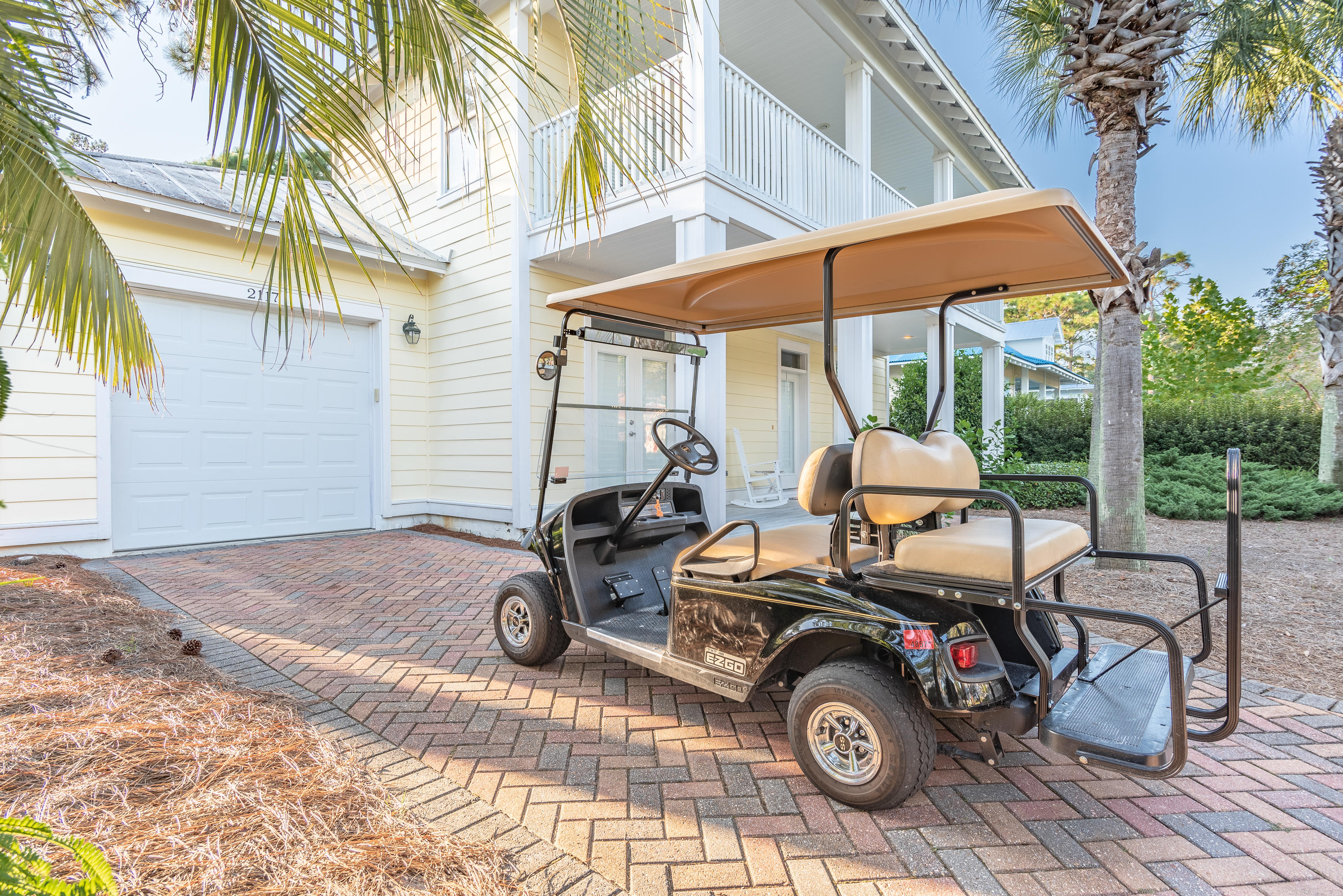 CRYSTAL LAKE - Residential