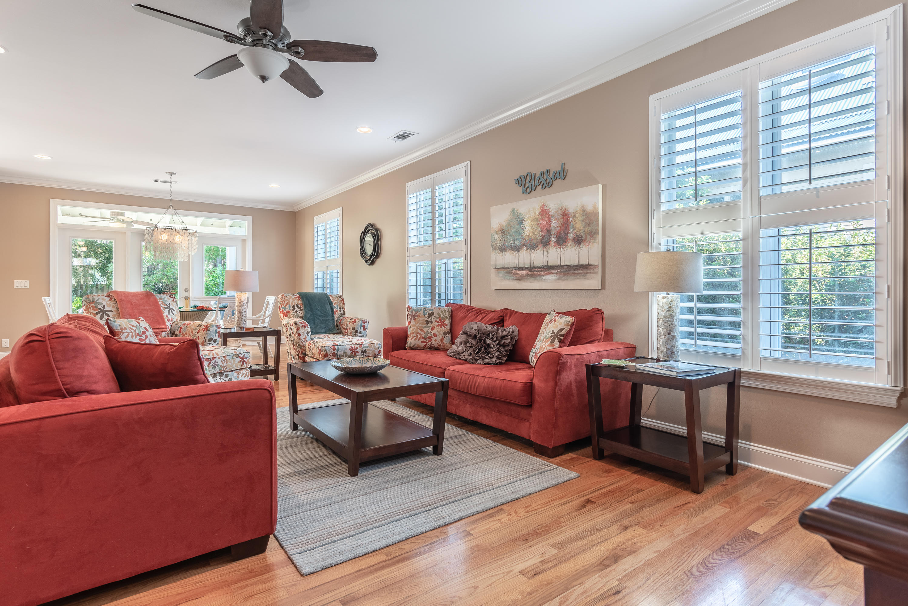 CRYSTAL LAKE - Residential