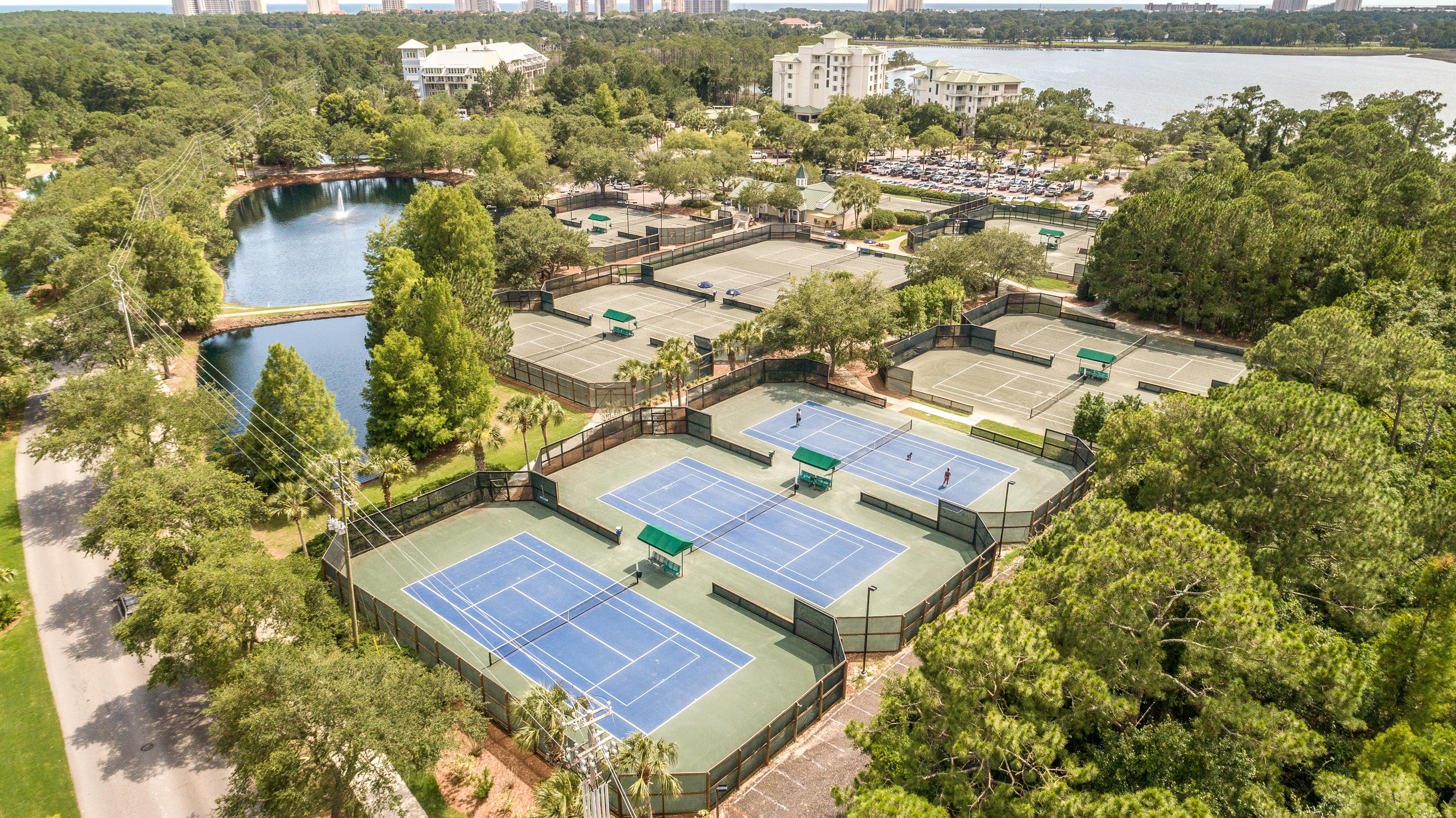 CRYSTAL LAKE - Residential