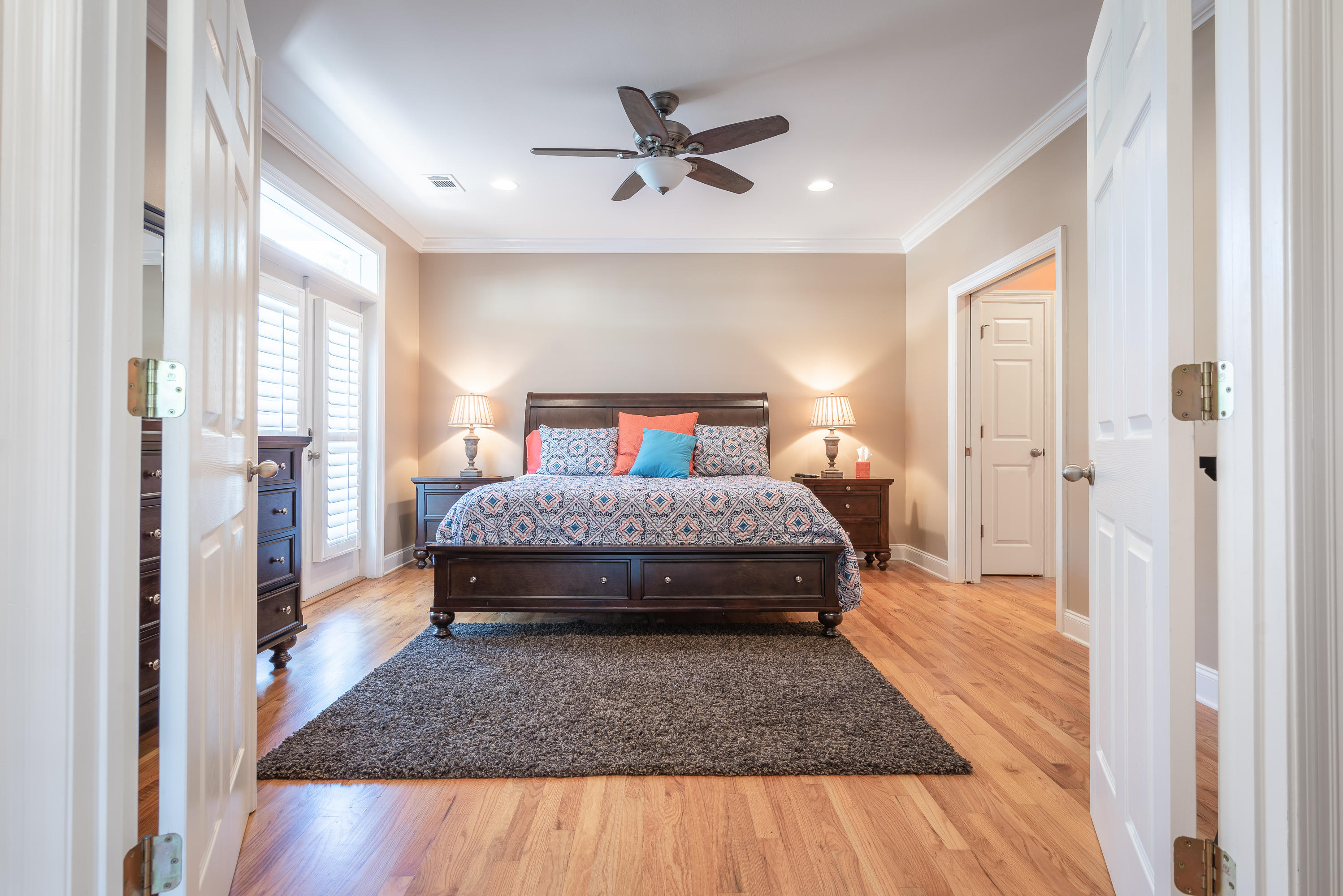 CRYSTAL LAKE - Residential