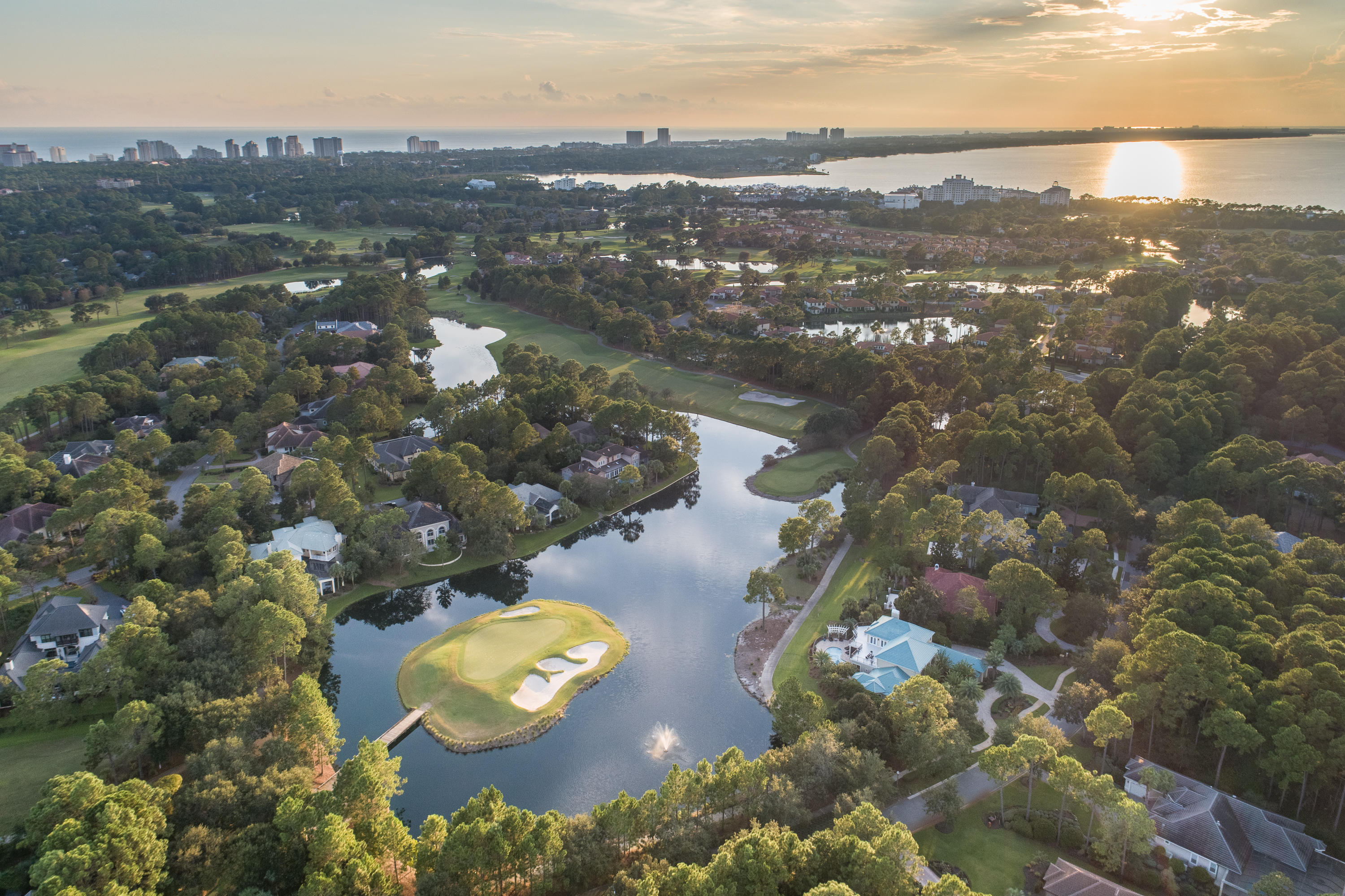 CRYSTAL LAKE - Residential