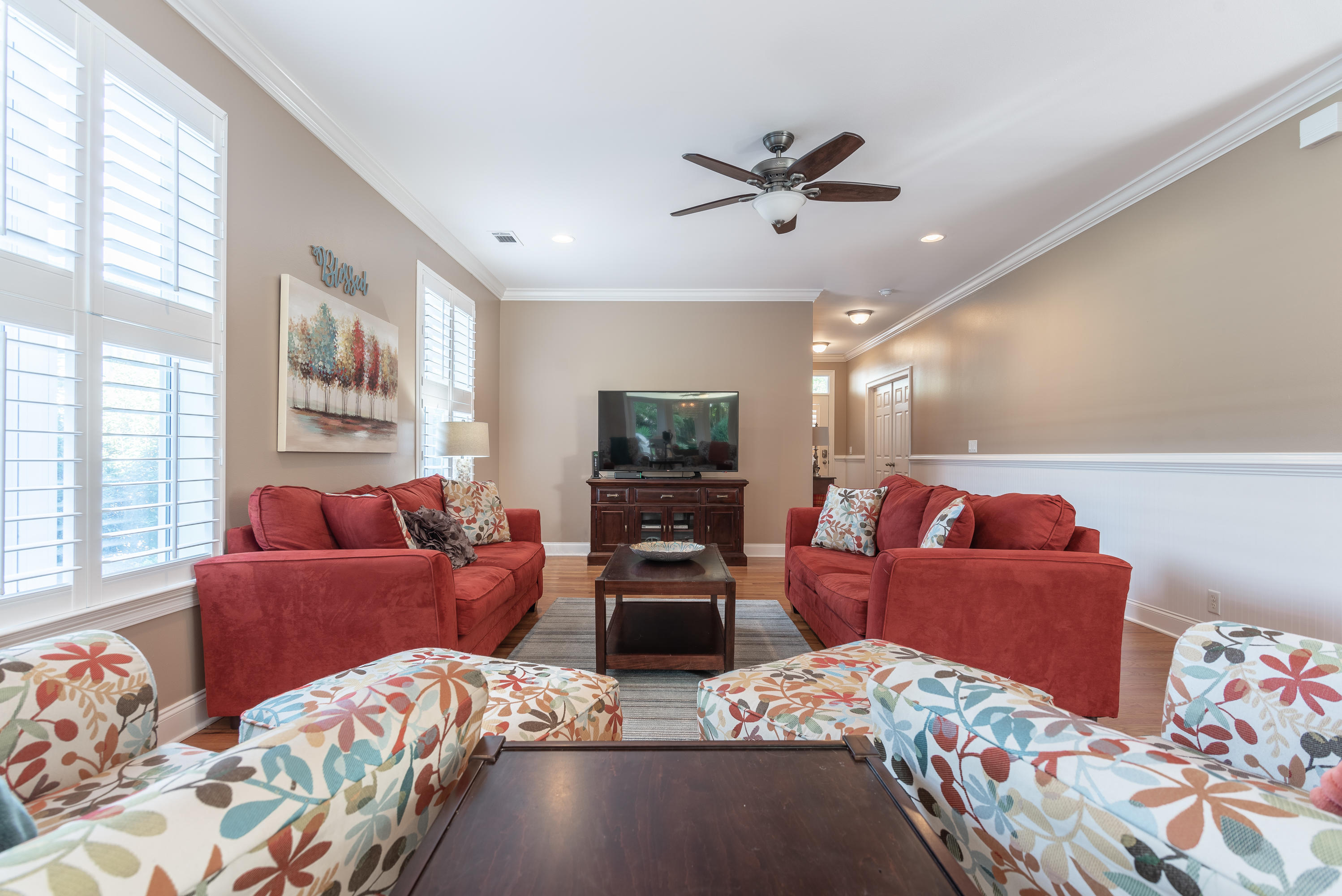 CRYSTAL LAKE - Residential